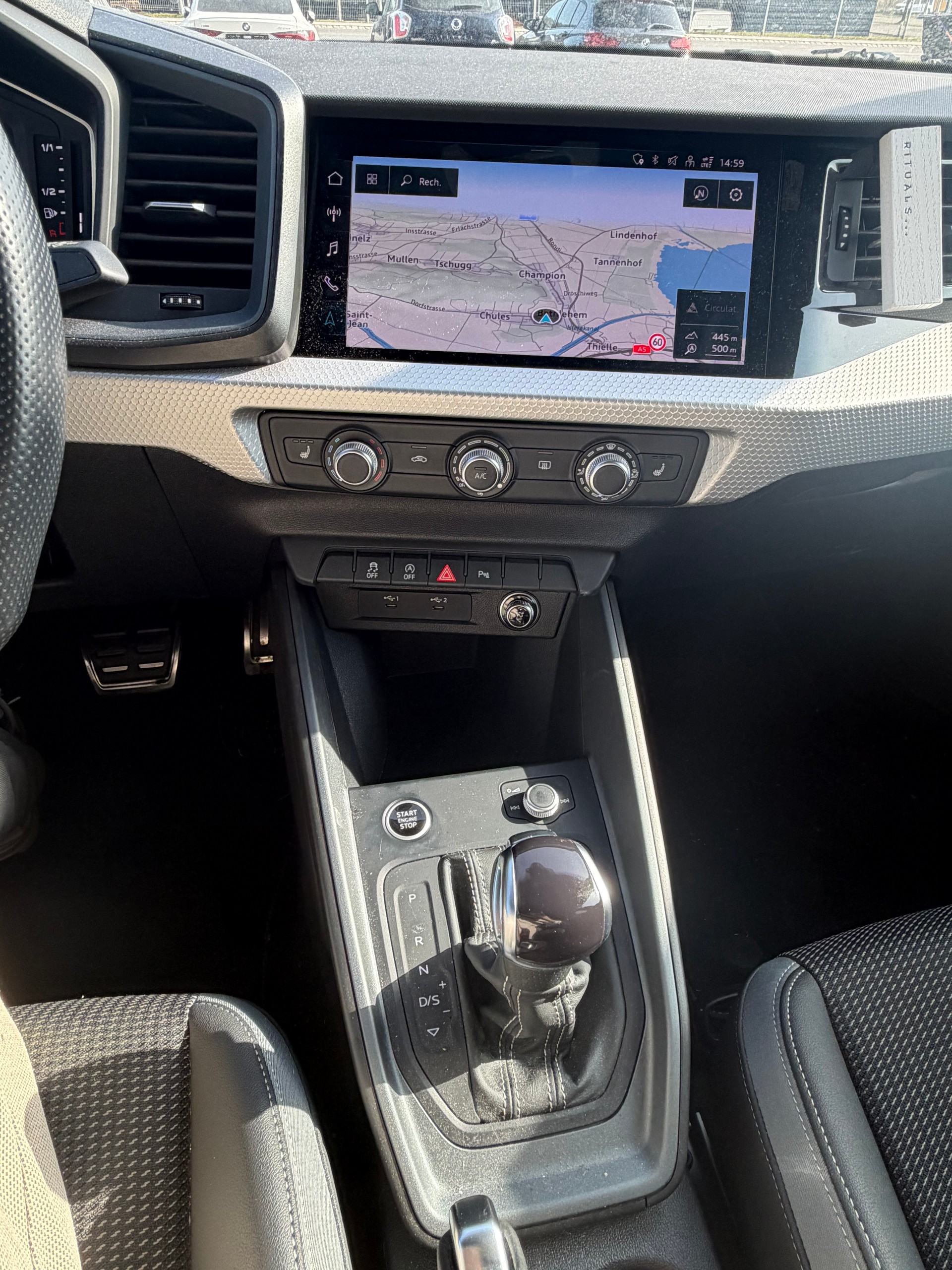 AUDI A1 Sportback 35 TFSI advanced S-tronic-image-12