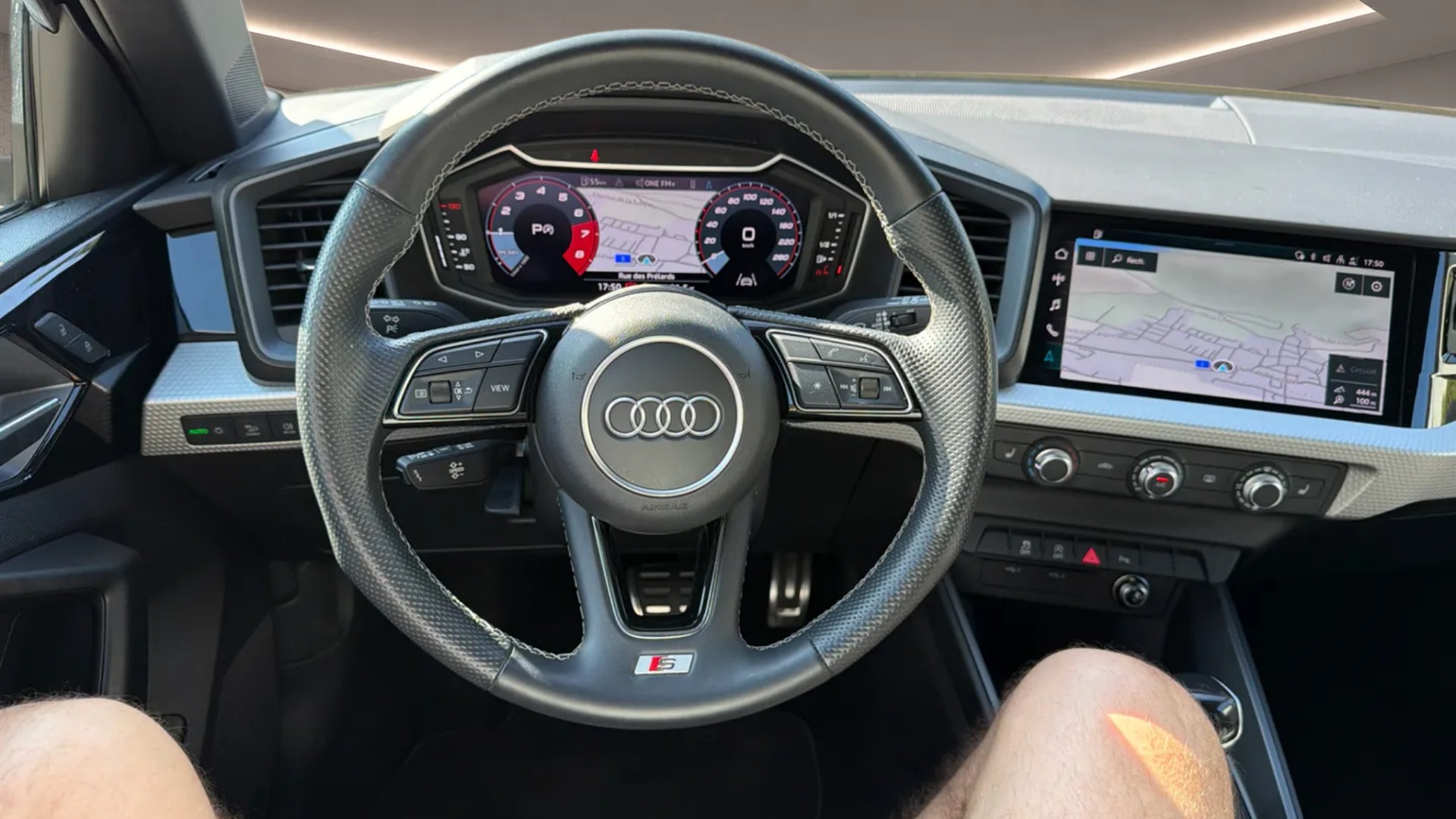 AUDI A1 Sportback 35 TFSI advanced S-tronic-image-10