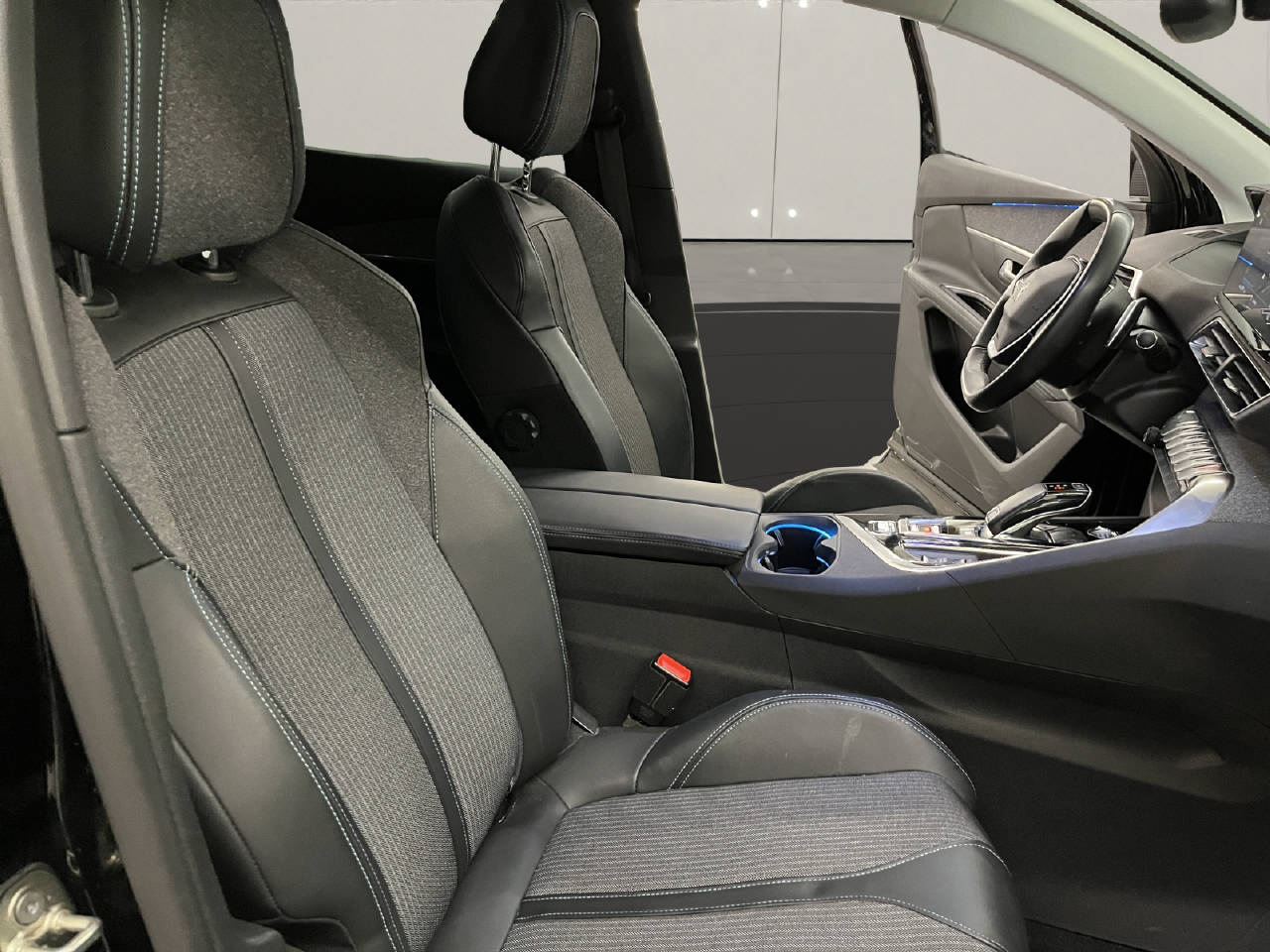 PEUGEOT 3008 1.2 Allure Pack-image-12