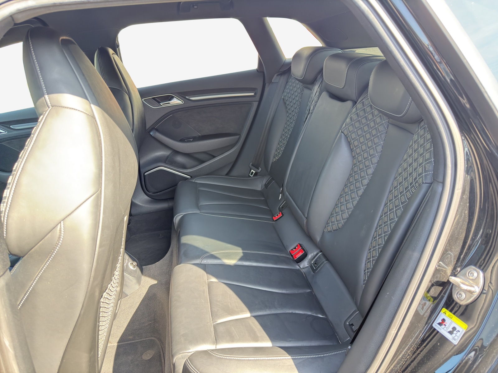AUDI RS3 Sportback 2.5 TSI quattro S-tronic-image-11