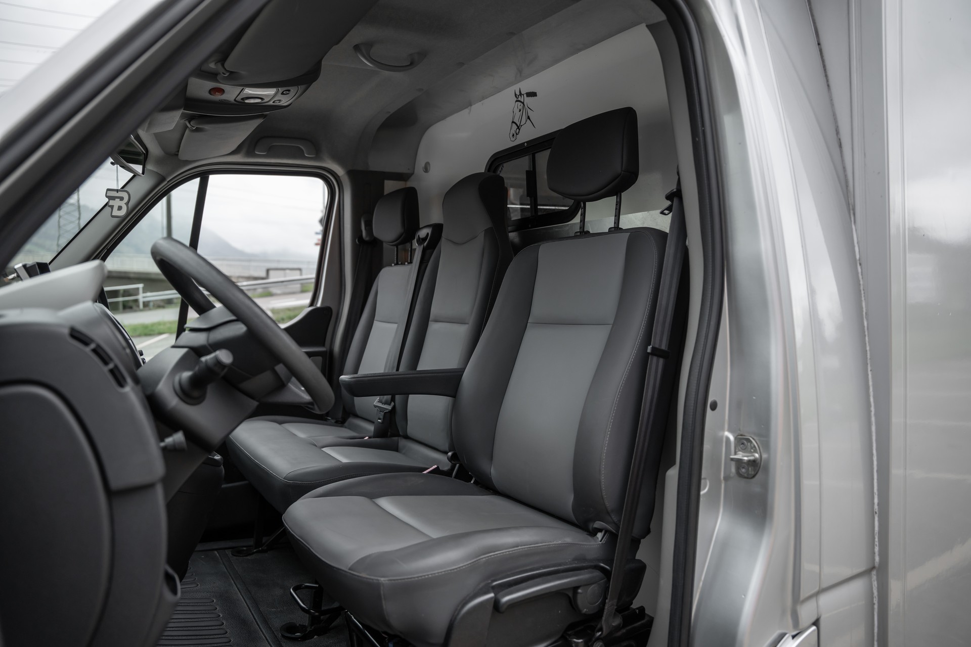 RENAULT Master Equitrek T35 2.3dCi Selbstfahrer / Pferdetransporter-image-21