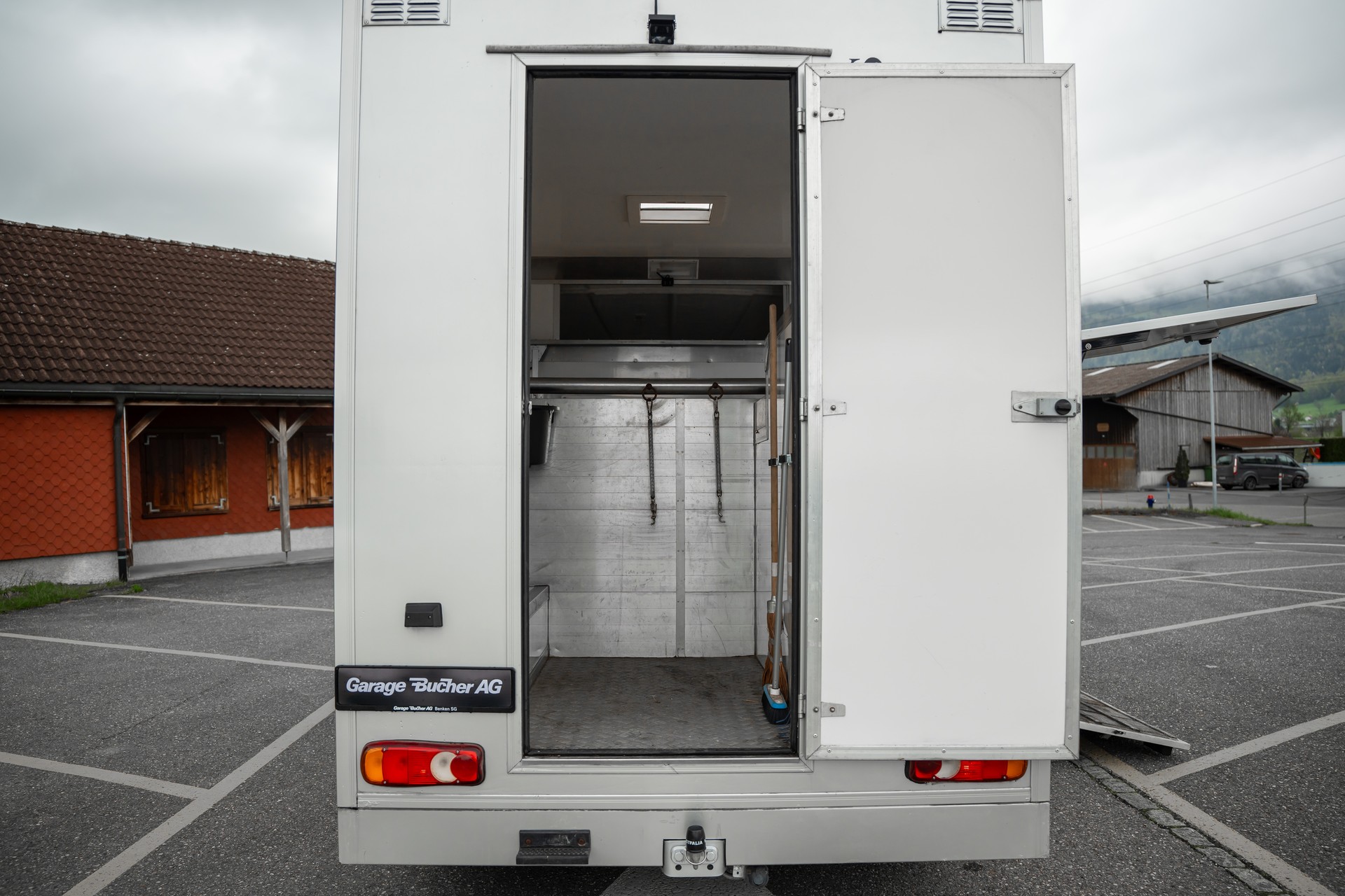 RENAULT Master Equitrek T35 2.3dCi Selbstfahrer / Pferdetransporter-image-16