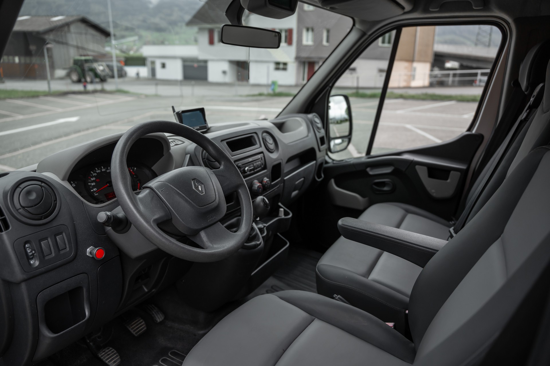 RENAULT Master Equitrek T35 2.3dCi Selbstfahrer / Pferdetransporter-image-19
