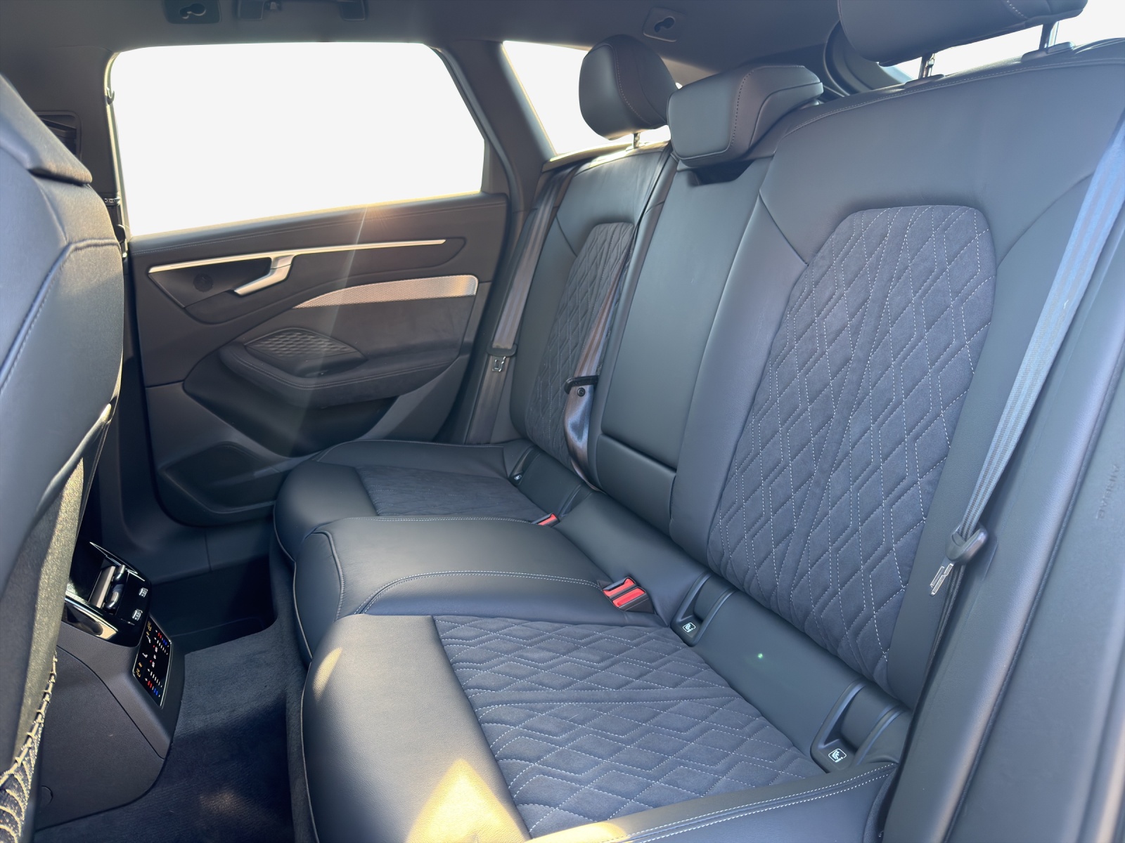 AUDI A6 Avant e-hybrid quattro 220 kW S tronic-image-11