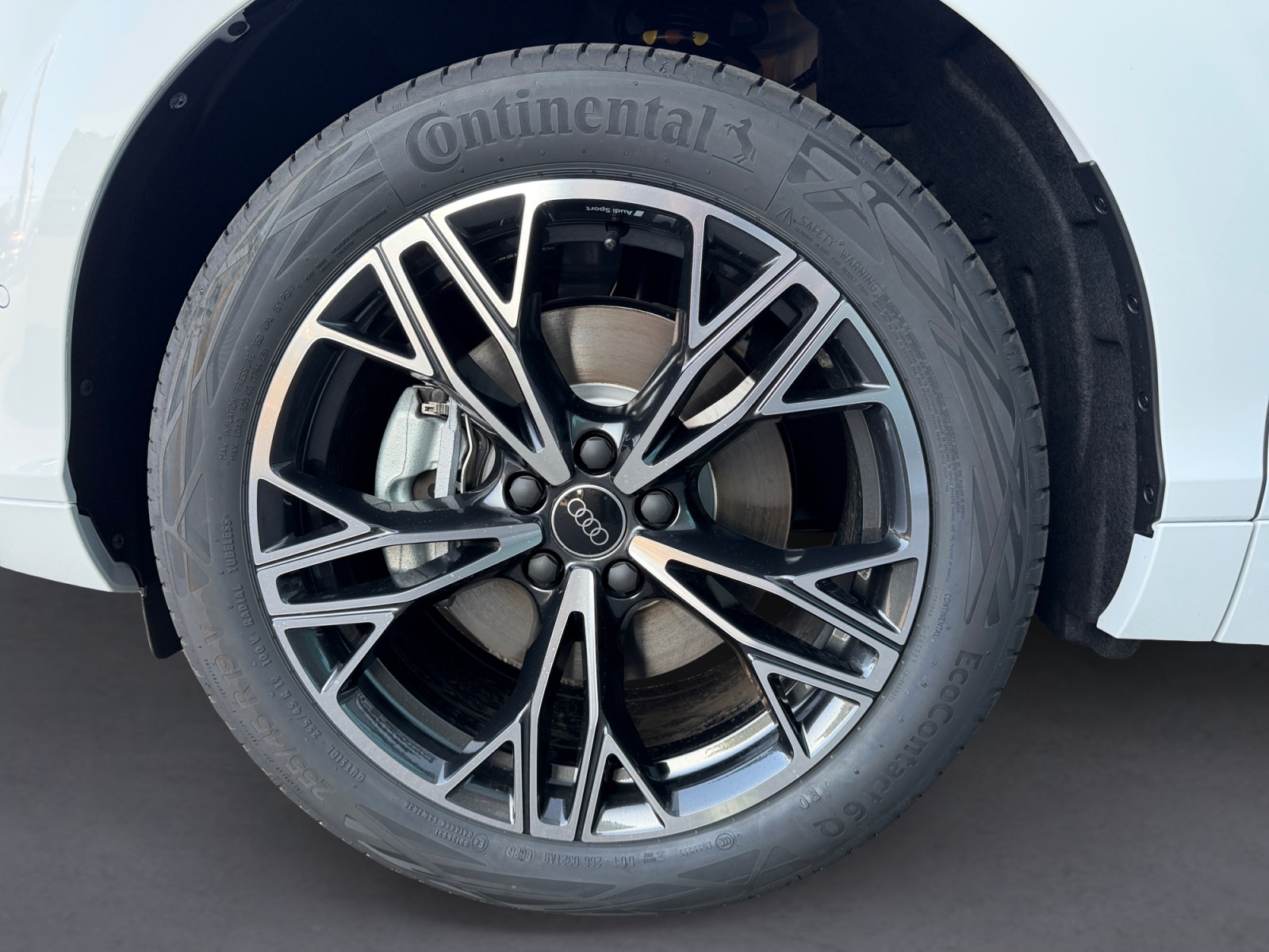 AUDI Q3 SUV TFSI quattro 150 kW S tronic-image-11