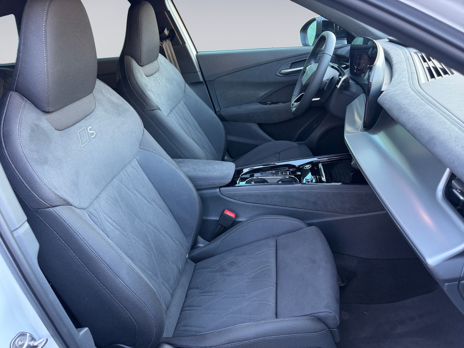 AUDI Q3 SUV TFSI quattro 150 kW S tronic-image-12