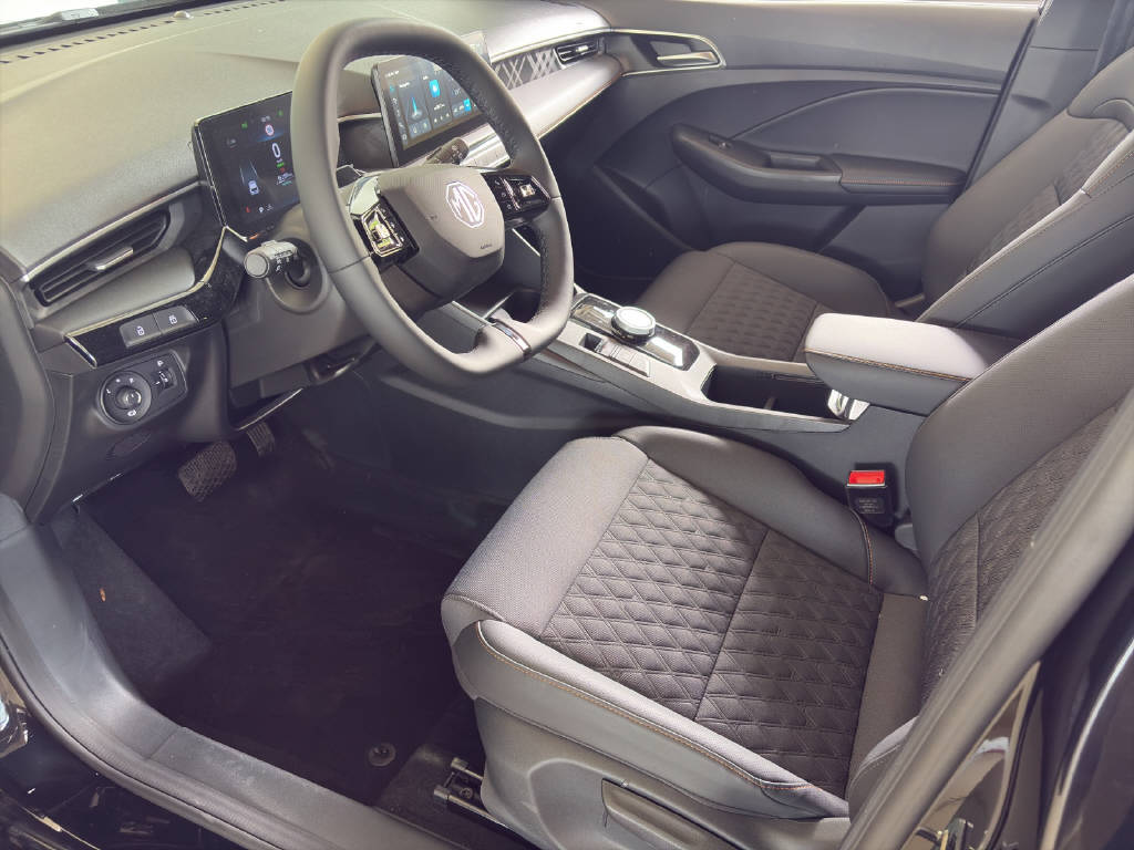 MG 3 1.5 Hybrid Luxury-image-4