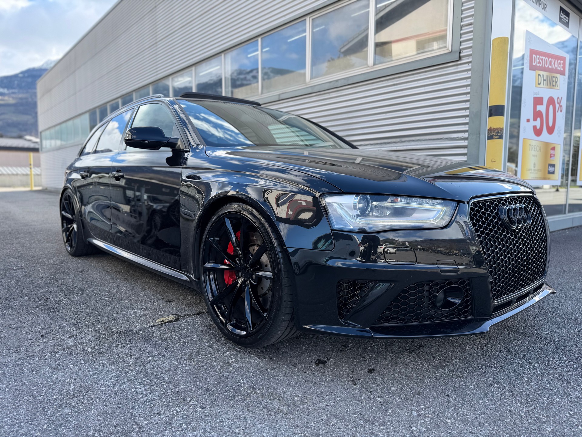 AUDI RS4 Avant 4.2 FSI V8 quattro S-tronic-image-2