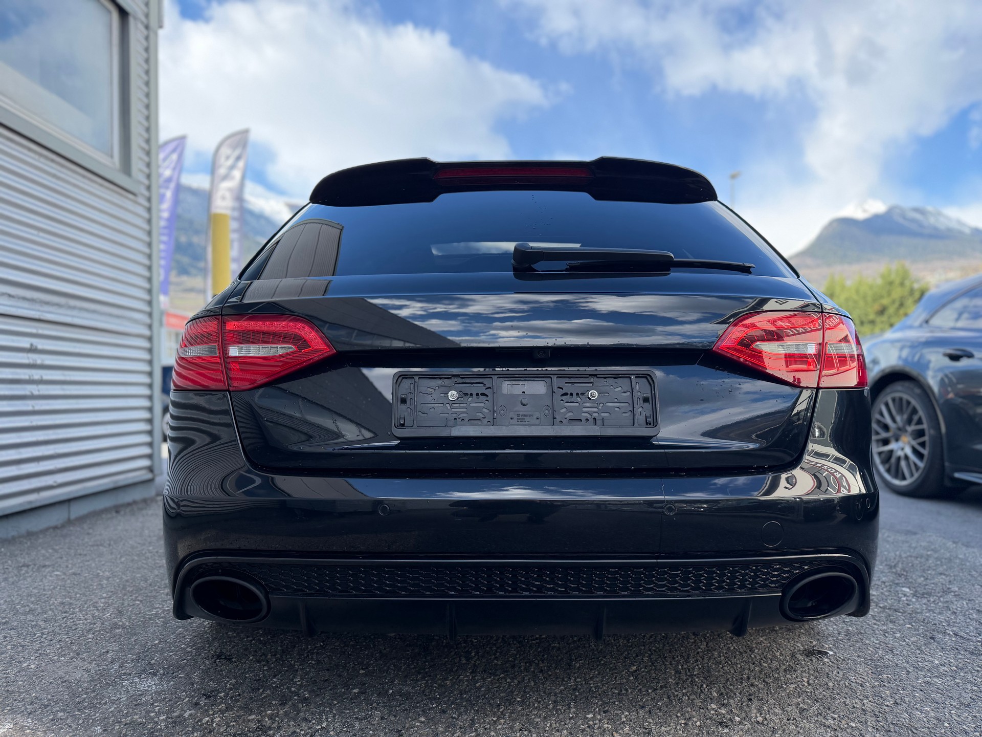 AUDI RS4 Avant 4.2 FSI V8 quattro S-tronic-image-4