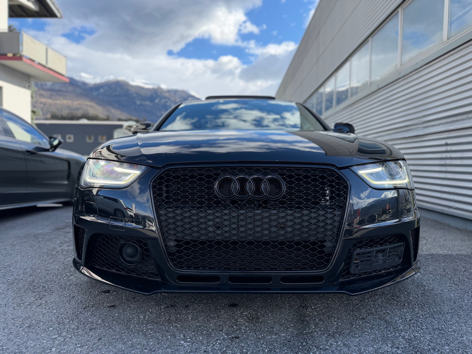 AUDI RS4 Avant 4.2 FSI V8 quattro S-tronic-image-1