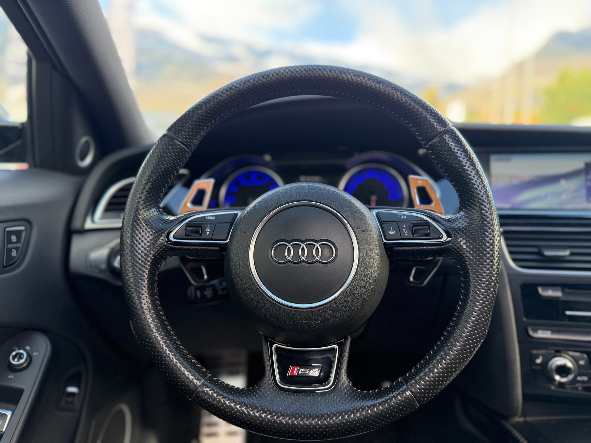 AUDI RS4 Avant 4.2 FSI V8 quattro S-tronic-image-9