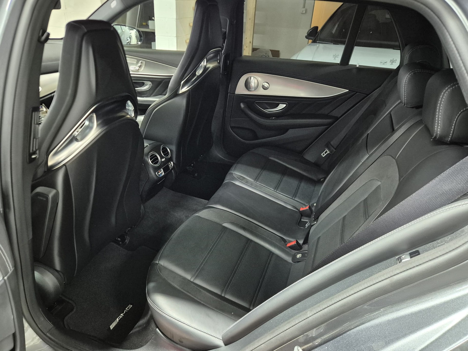 MERCEDES-BENZ E 53 AMG 4Matic 9G-Tronic-image-13