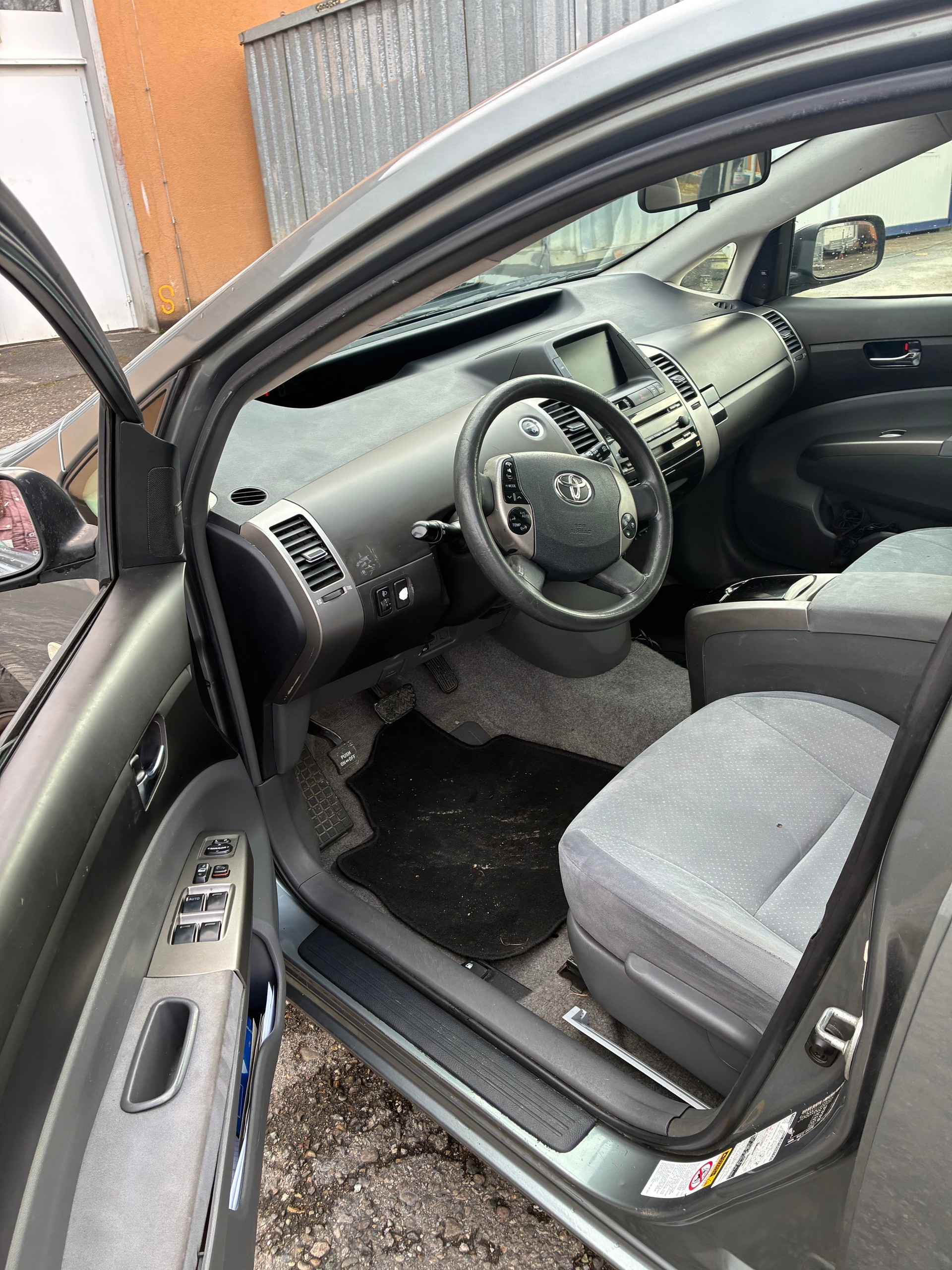 TOYOTA Prius 1.5 16V Hybrid-image-6