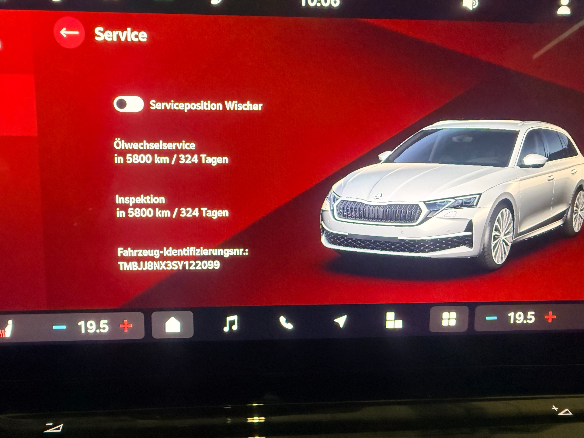SKODA Octavia Combi 2.0 TDI DSG Selection AHK 1.6 To.-image-14