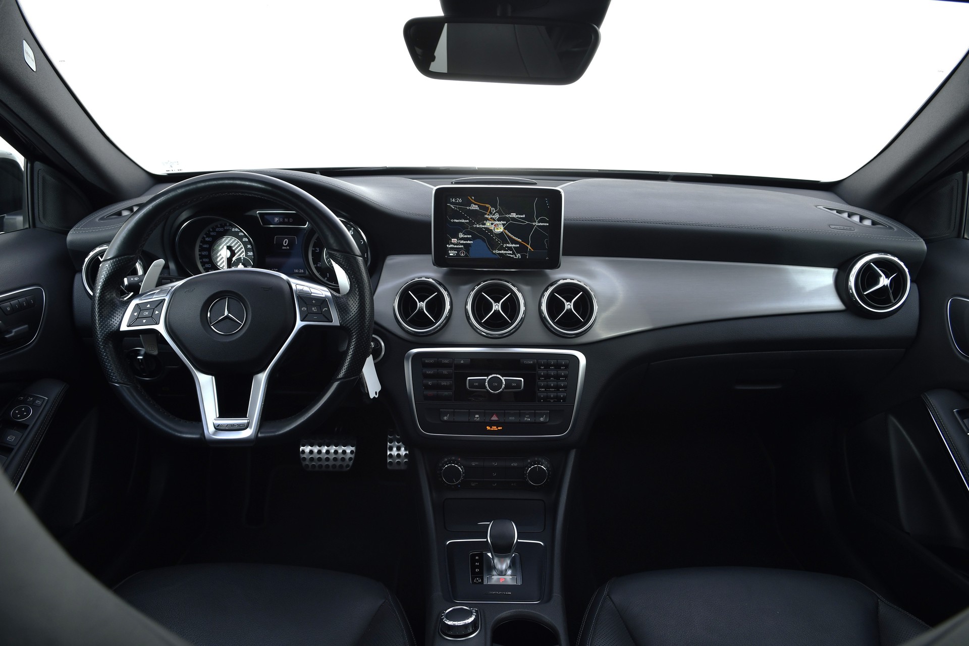 MERCEDES-BENZ GLA 45 AMG 4Matic 7G-DCT-image-12