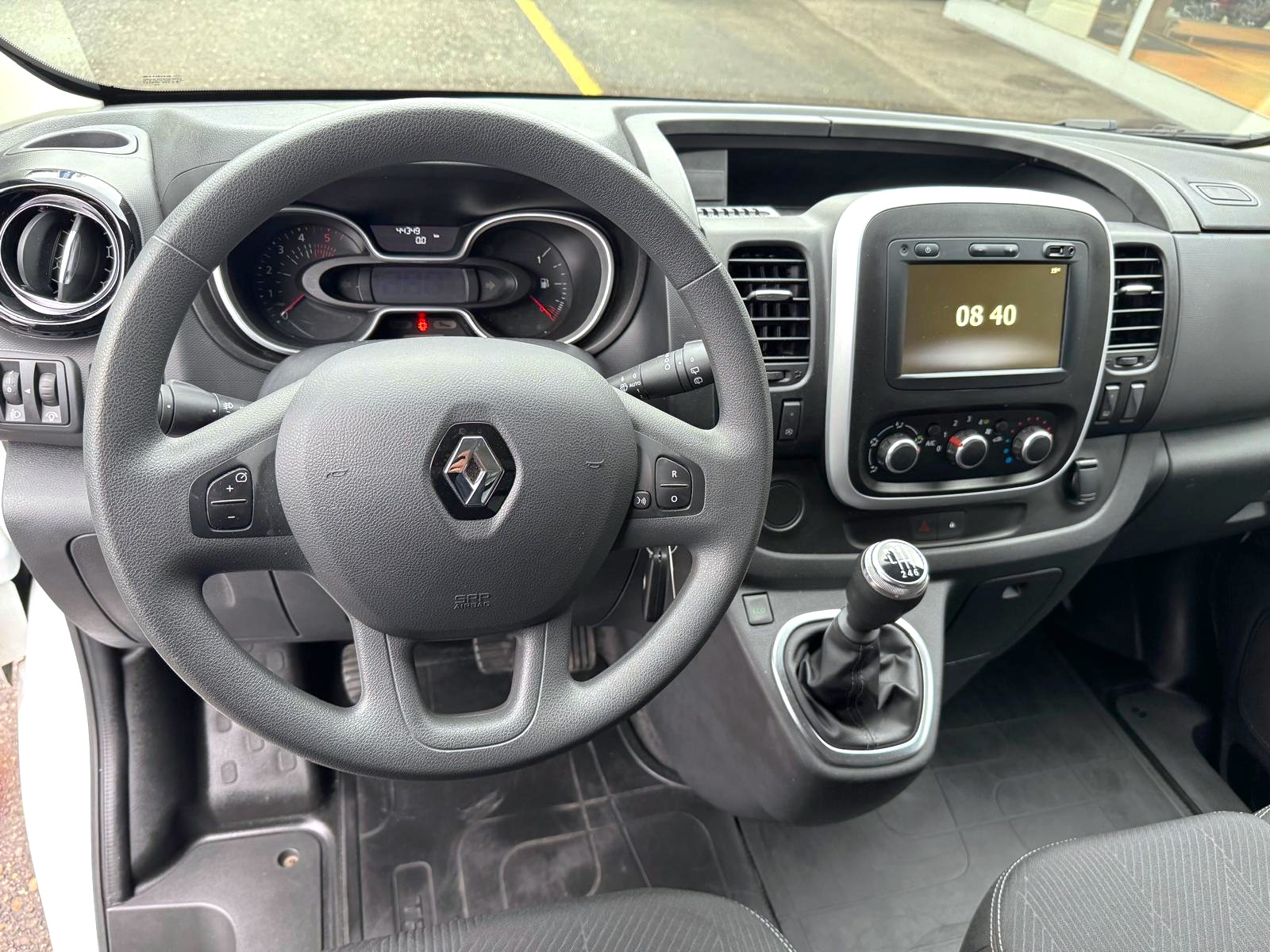 RENAULT Trafic Ene dCi120 2.0 Bus L2H1 *1550 KG Nutzlast*-image-2