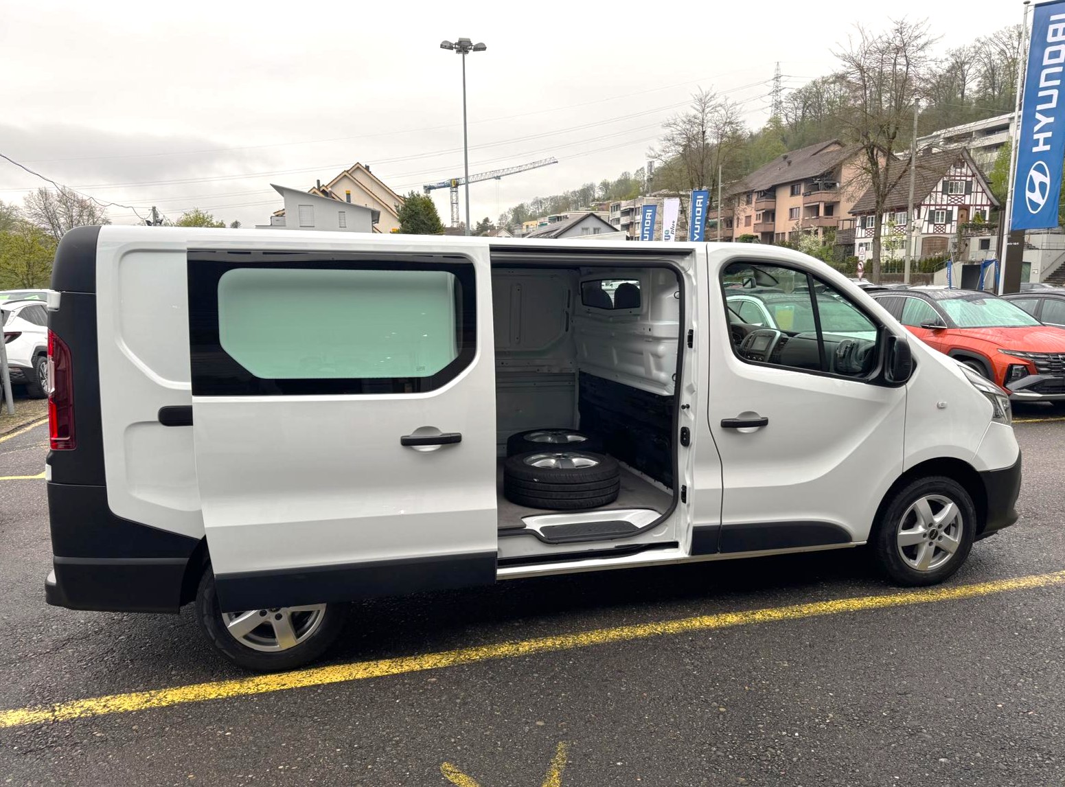 RENAULT Trafic Ene dCi120 2.0 Bus L2H1 *1550 KG Nutzlast*-image-8