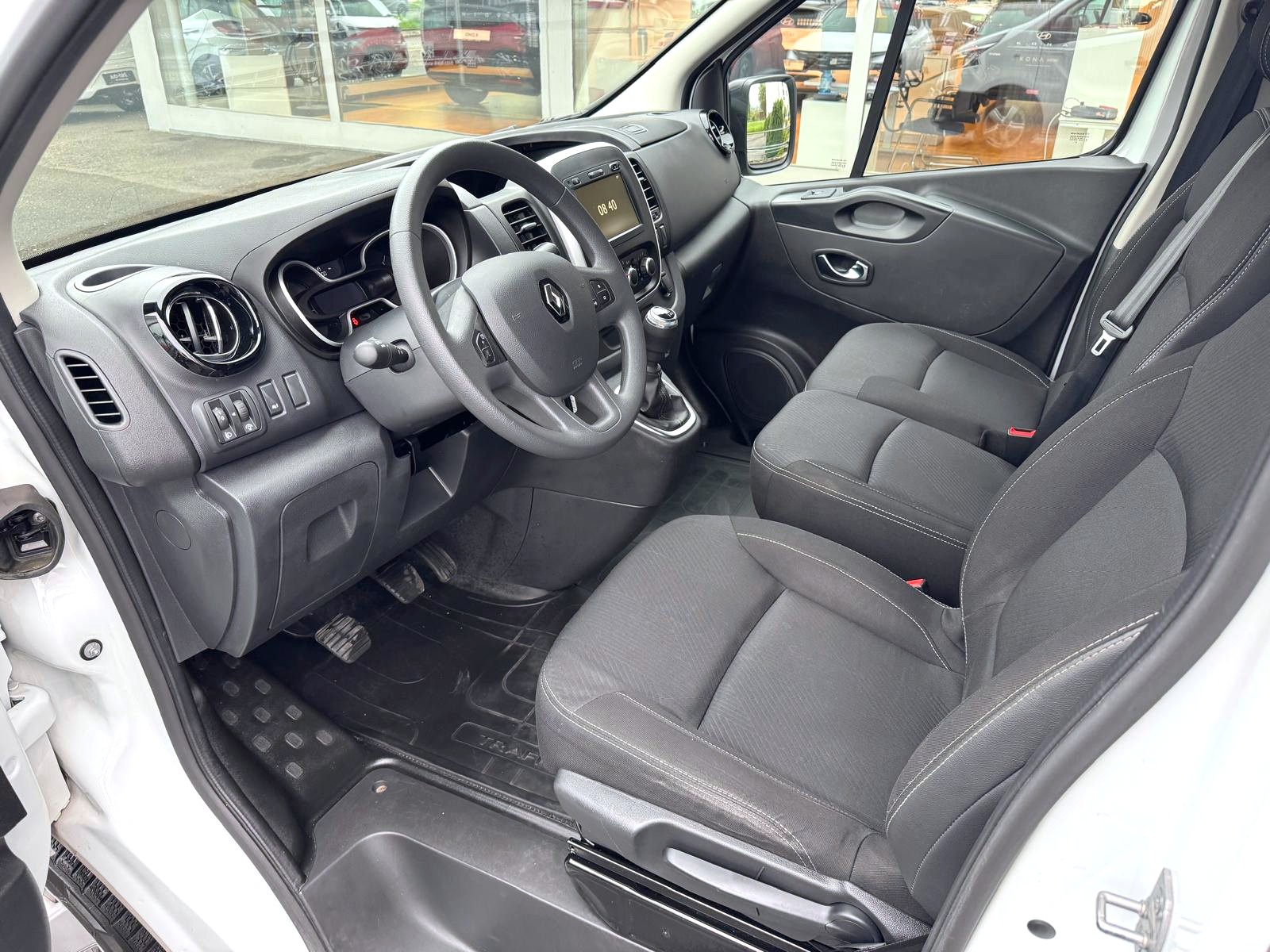RENAULT Trafic Ene dCi120 2.0 Bus L2H1 *1550 KG Nutzlast*-image-1