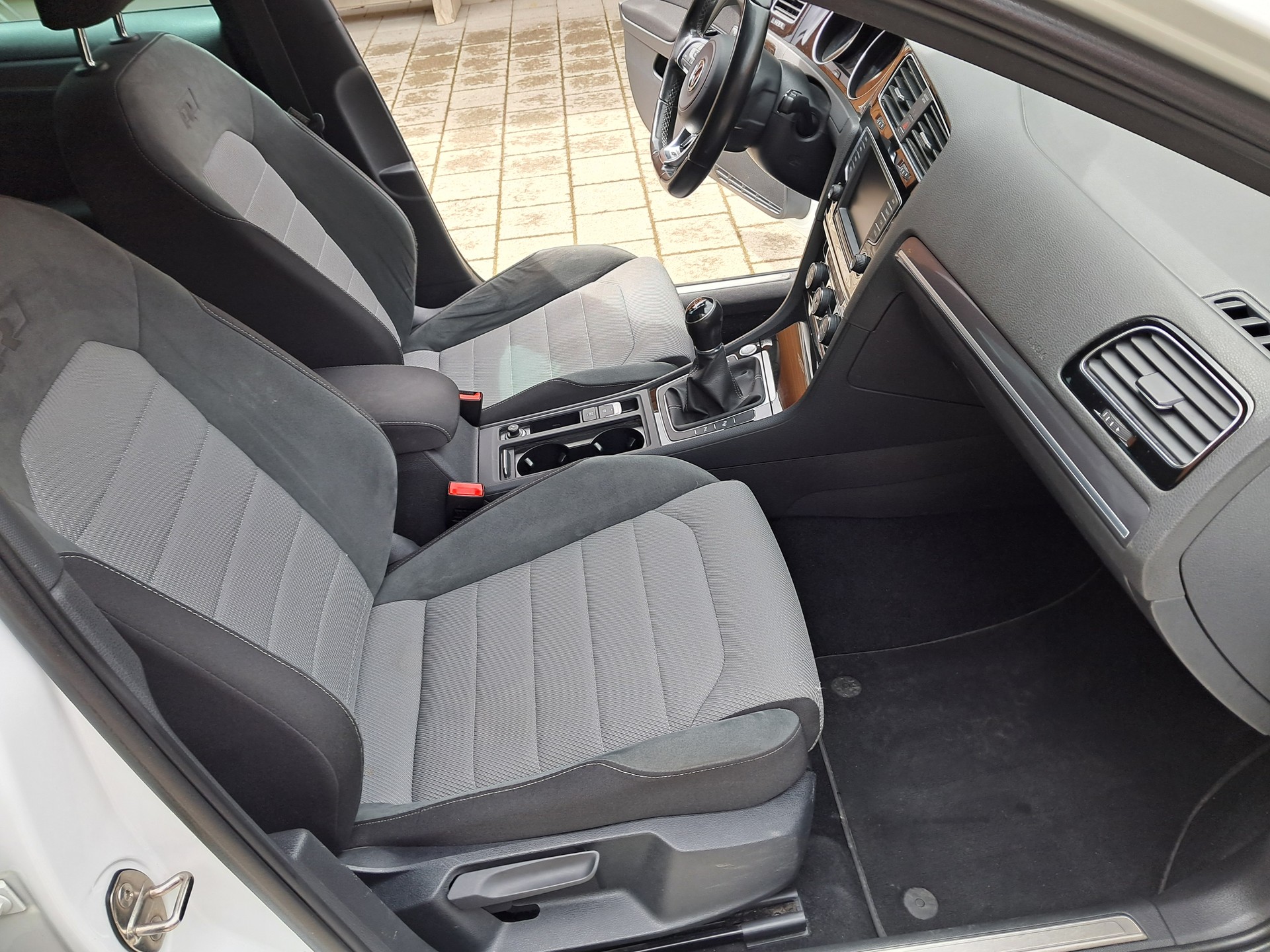 VW Golf 1.4 TSI Allstar R-Line-image-10