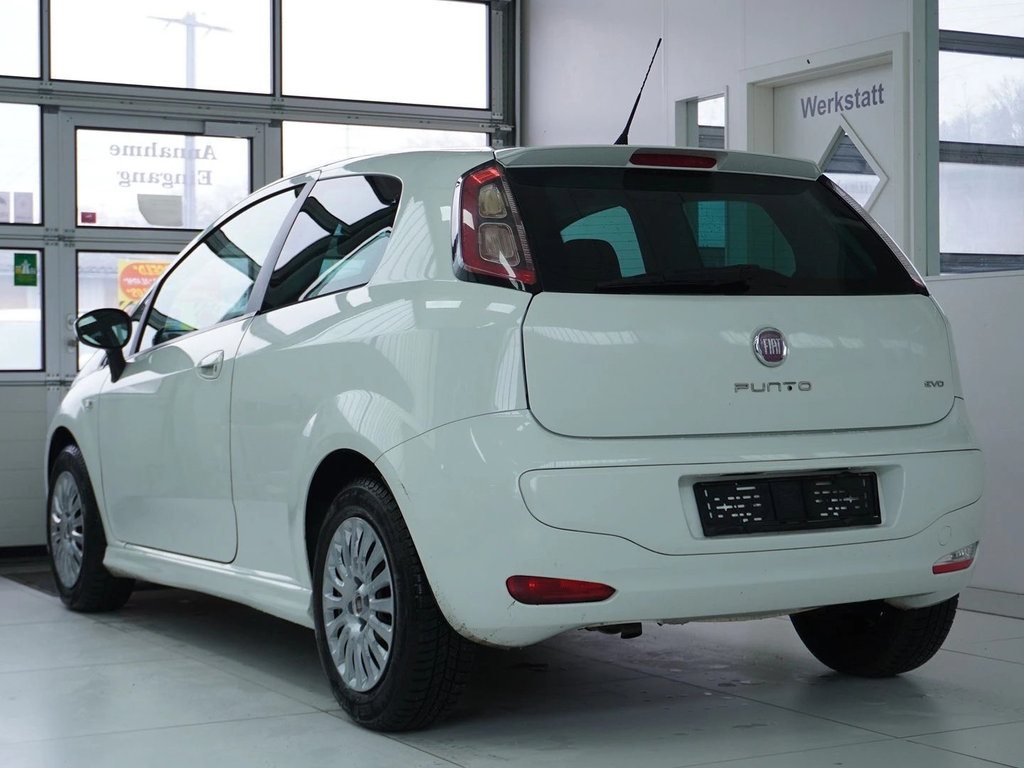 FIAT Punto Evo 1.4 16V Dynamic-image-1