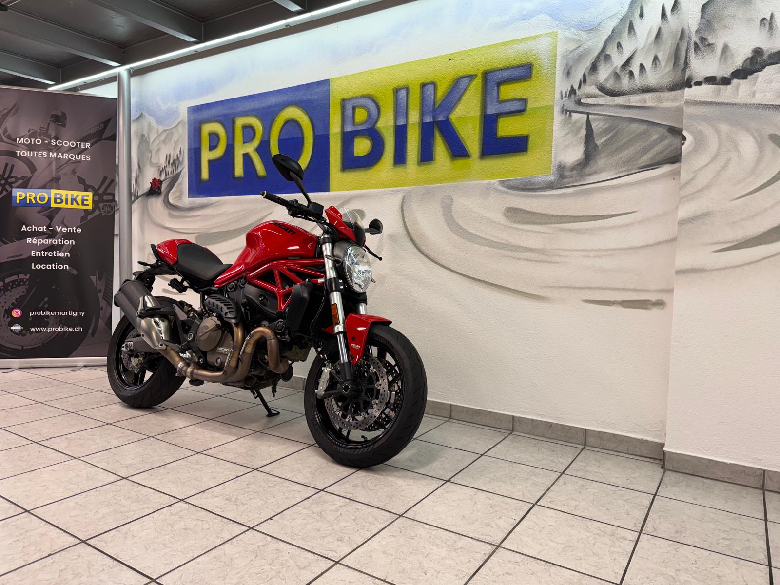 DUCATI Monster 821
