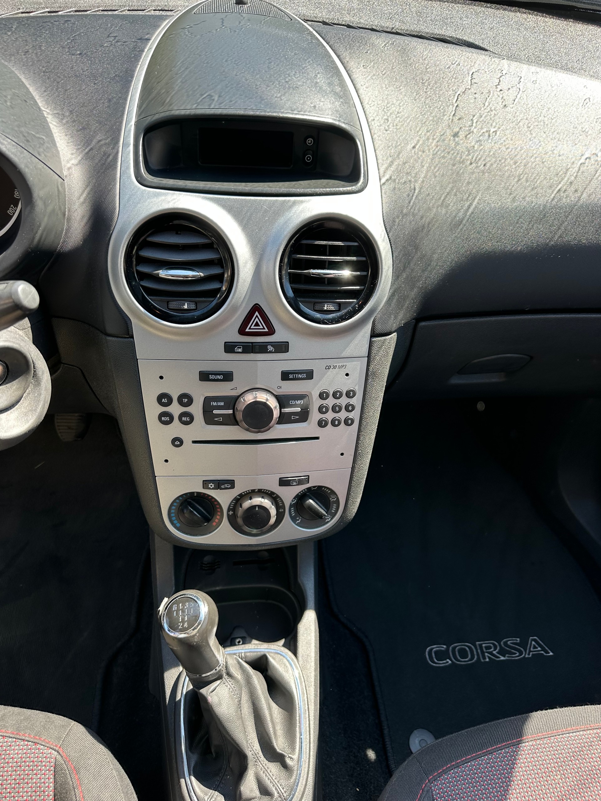 OPEL Corsa 1.4 TP Enjoy-image-9