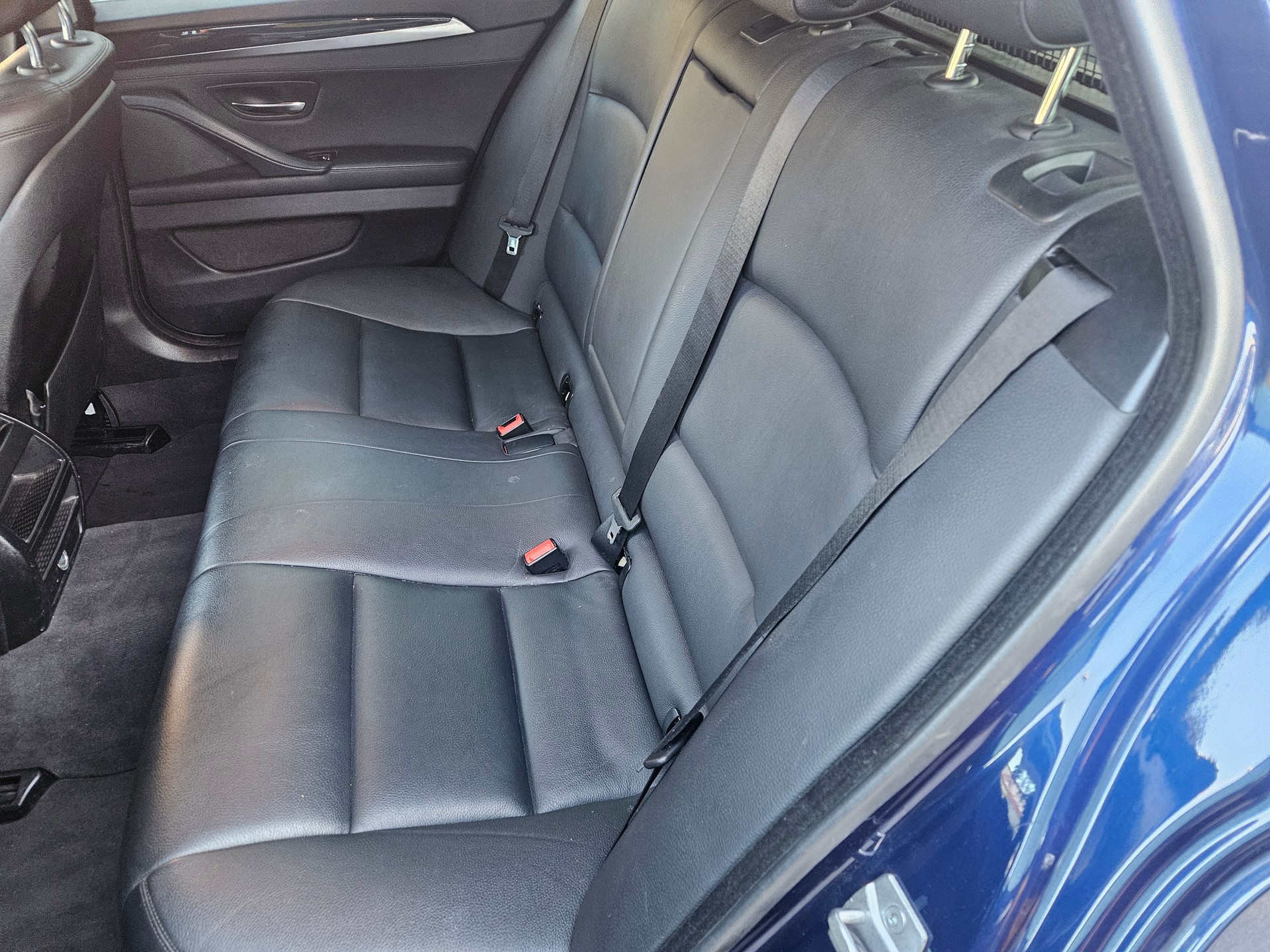 BMW 520d Touring xDrive Luxury Line Steptronic-image-13