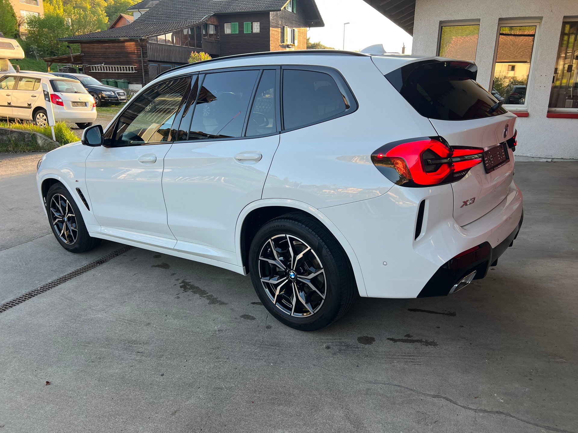 BMW X3 xDrive 48V 20d M Sport / Facelift / M-Paket-showroom-element-2