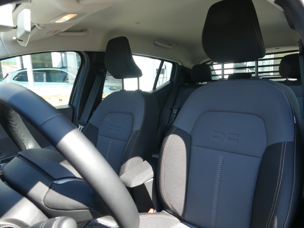 DACIA Sandero Stepway TCe 90 Extreme+ CVT-image-9