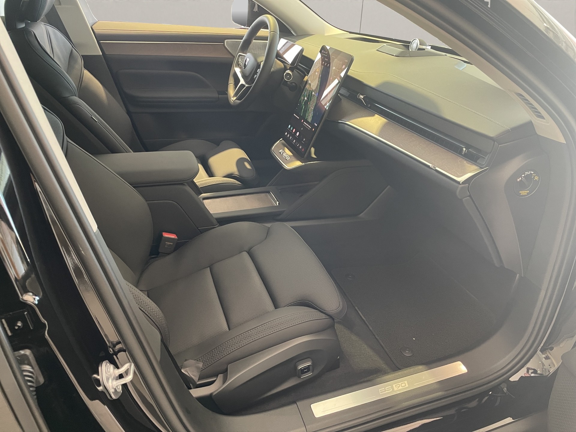 VOLVO ES90 Ultra-image-13