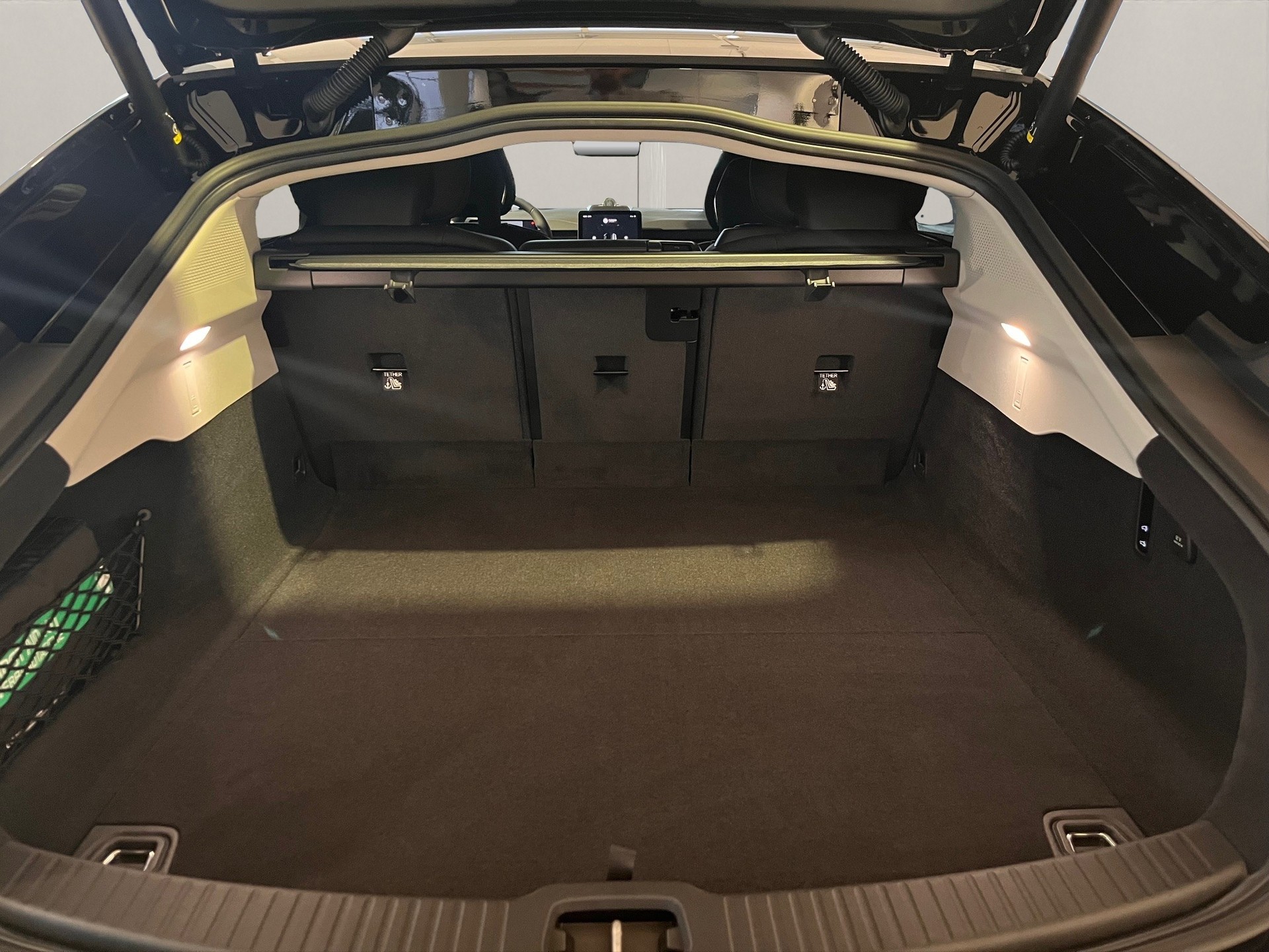 VOLVO ES90 Ultra-image-11