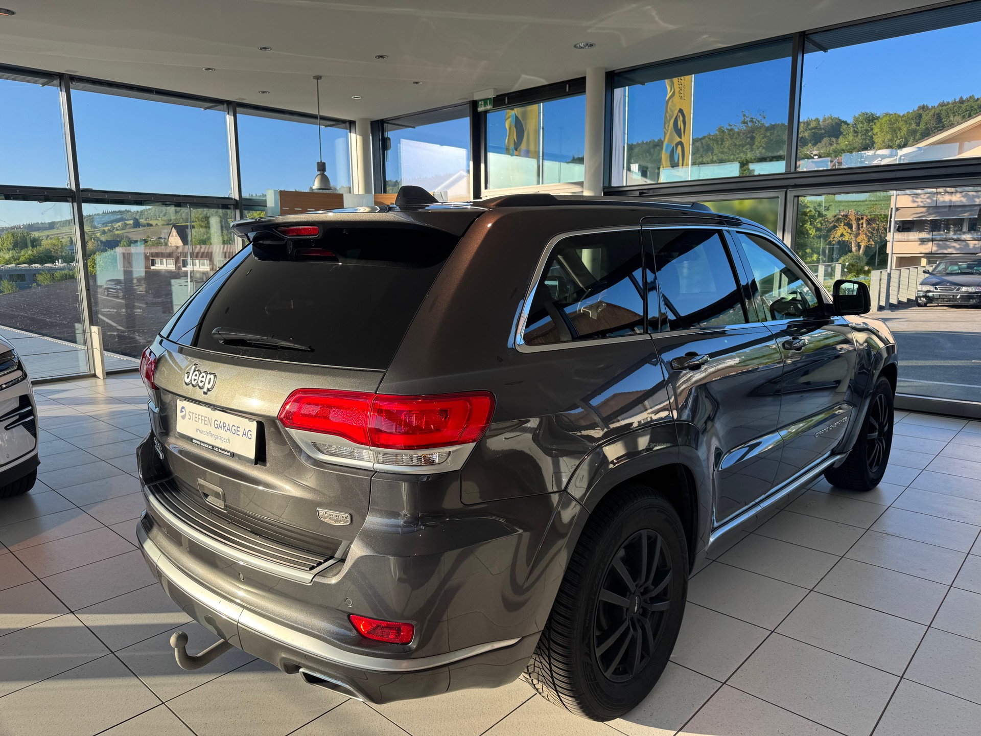 JEEP Grand Cherokee 3.0 CRD Summit Automatic-image-4