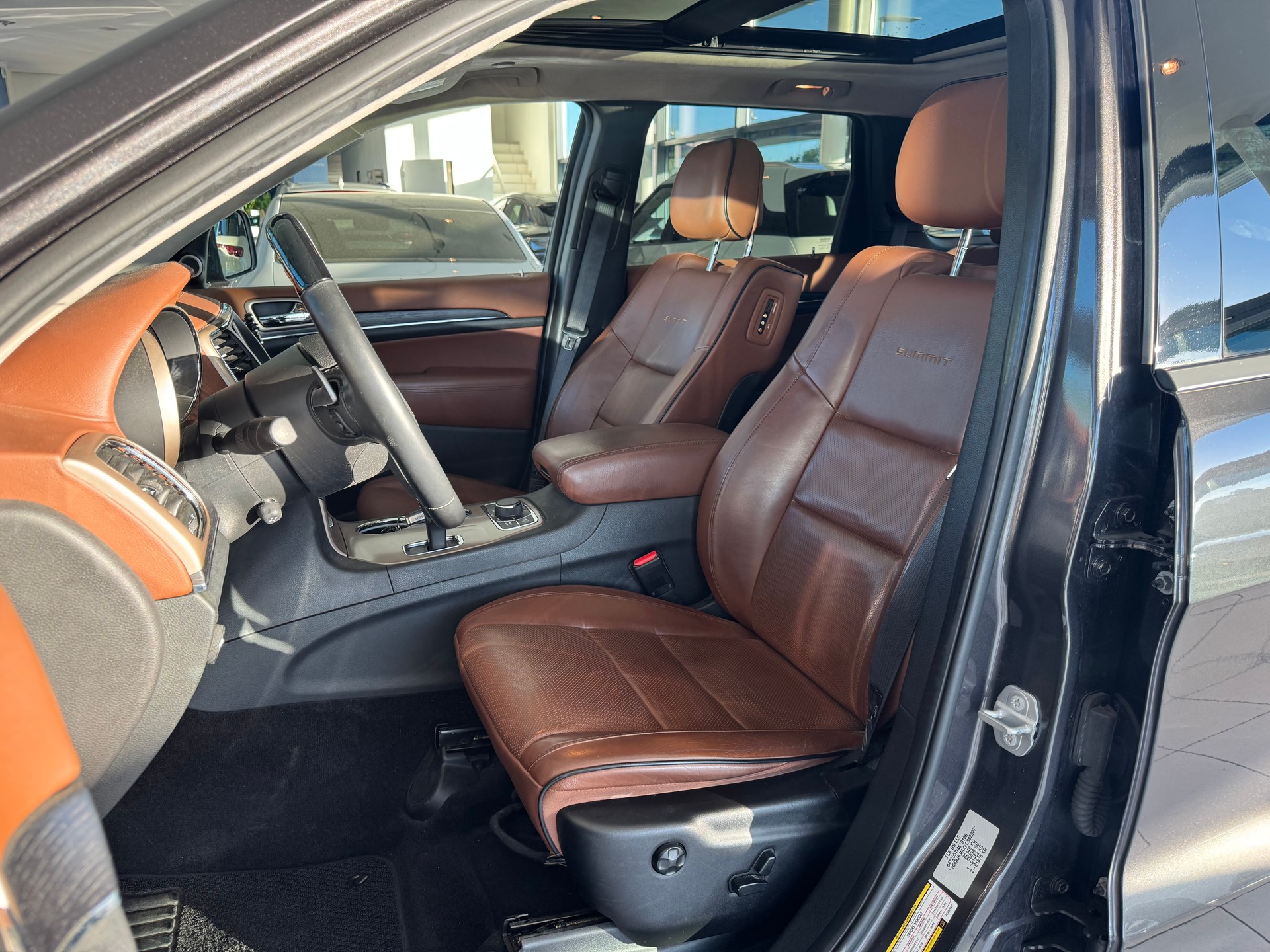 JEEP Grand Cherokee 3.0 CRD Summit Automatic-image-8