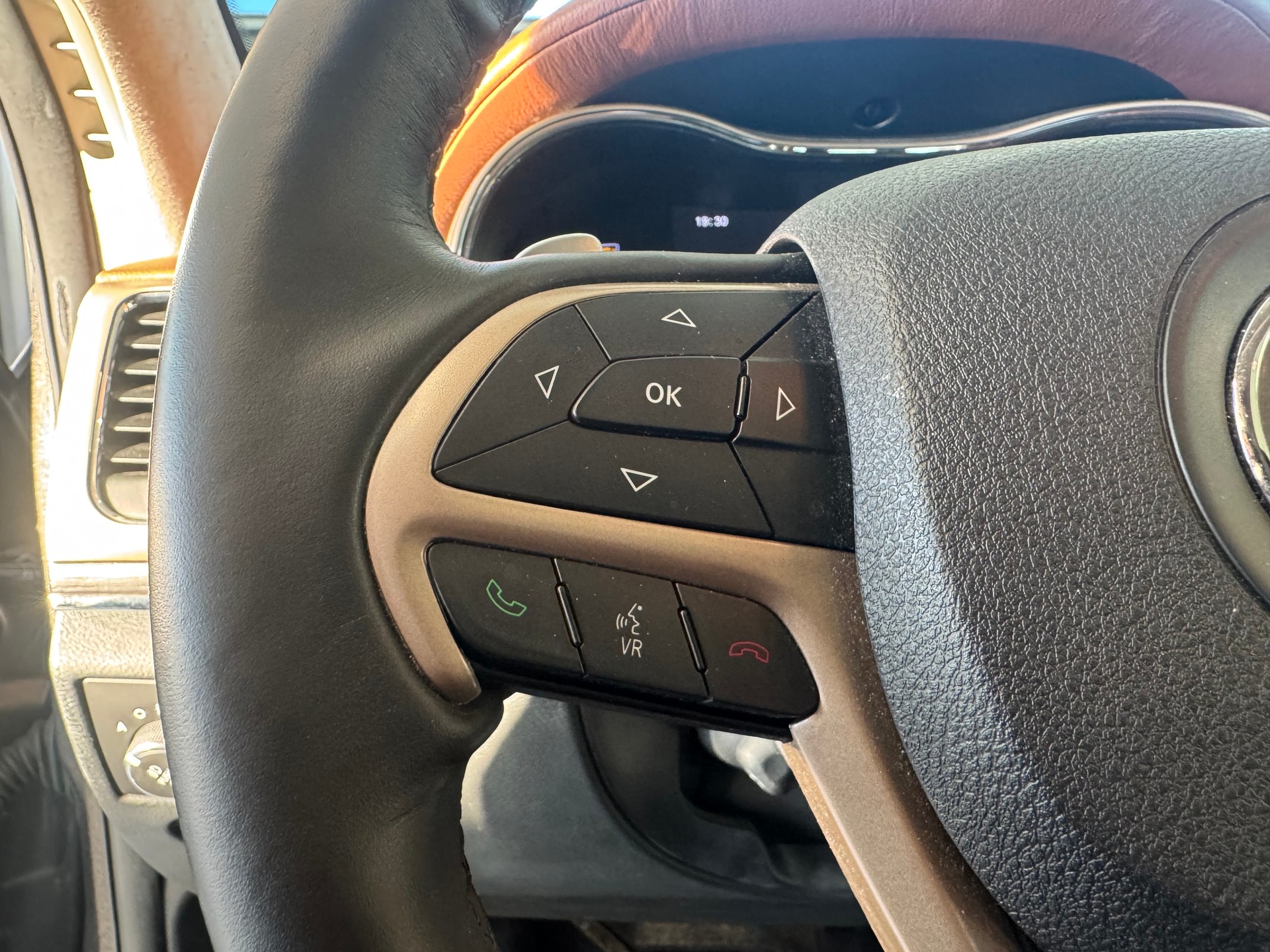 JEEP Grand Cherokee 3.0 CRD Summit Automatic-image-12