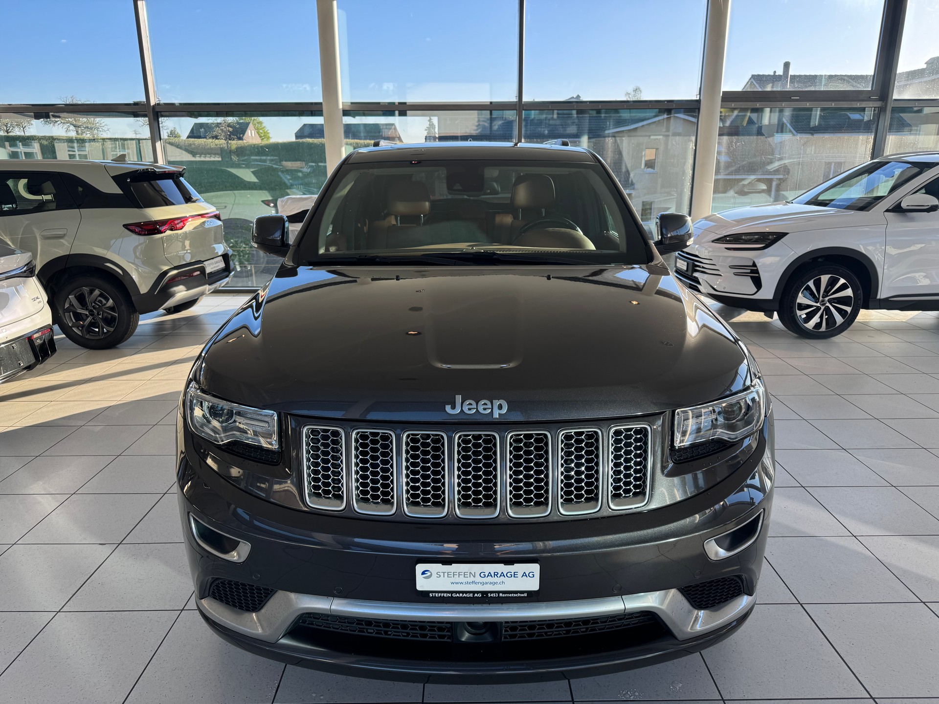 JEEP Grand Cherokee 3.0 CRD Summit Automatic-image-1