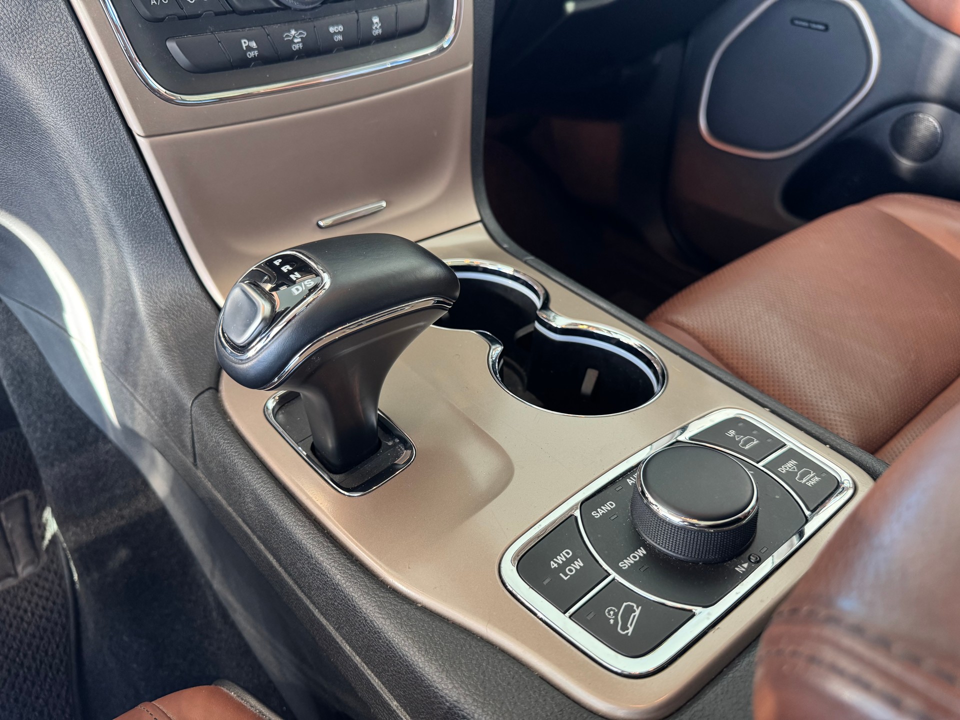 JEEP Grand Cherokee 3.0 CRD Summit Automatic-image-14