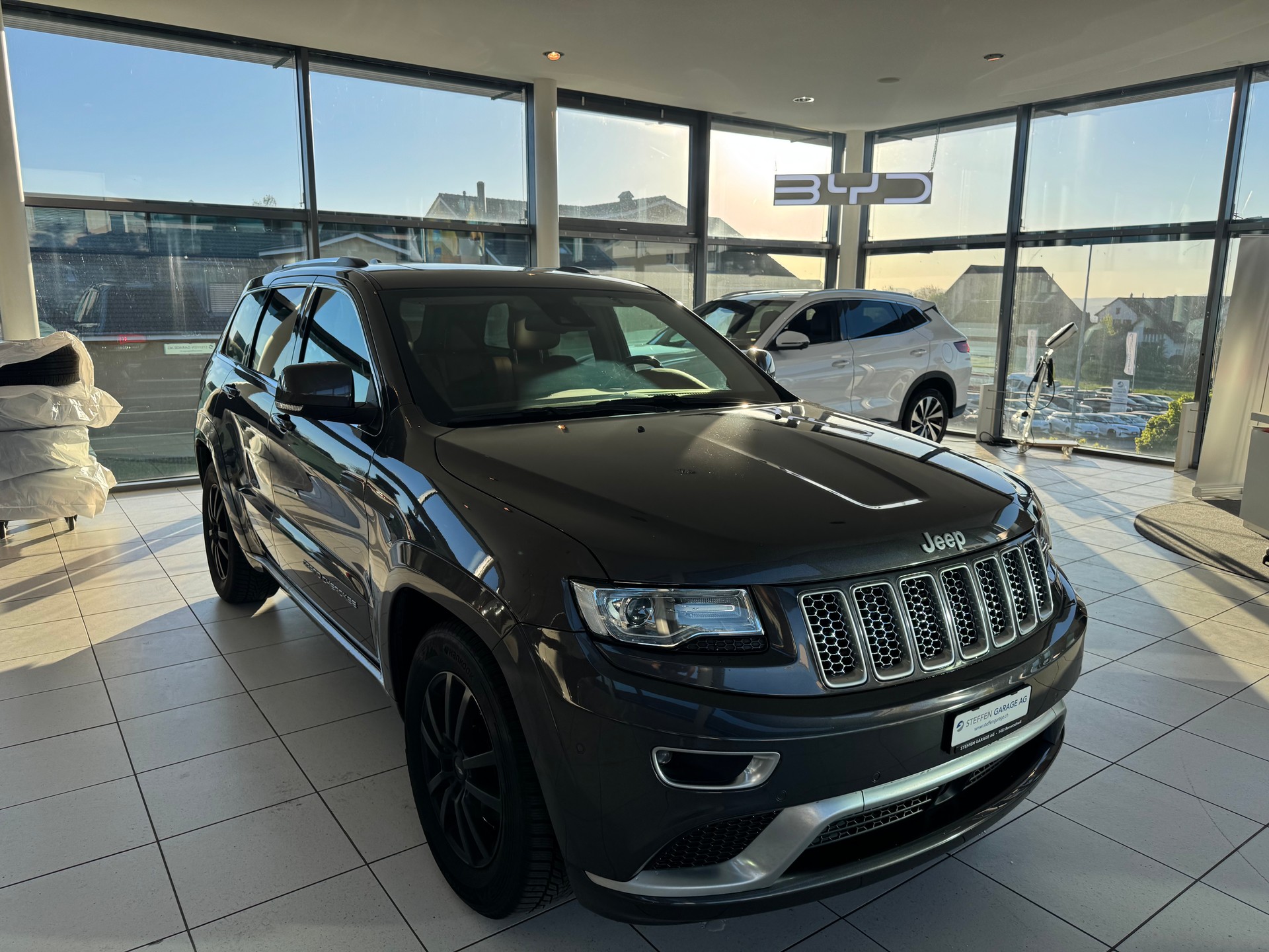 JEEP Grand Cherokee 3.0 CRD Summit Automatic-image-2