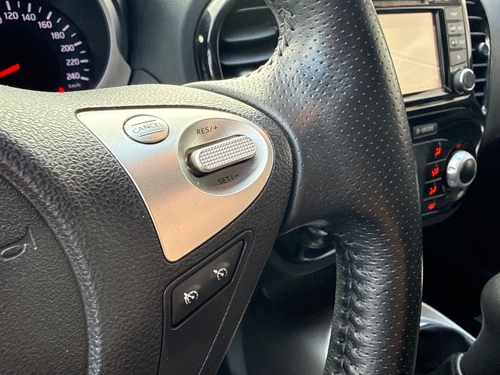 NISSAN Juke 1.6 visia-image-10