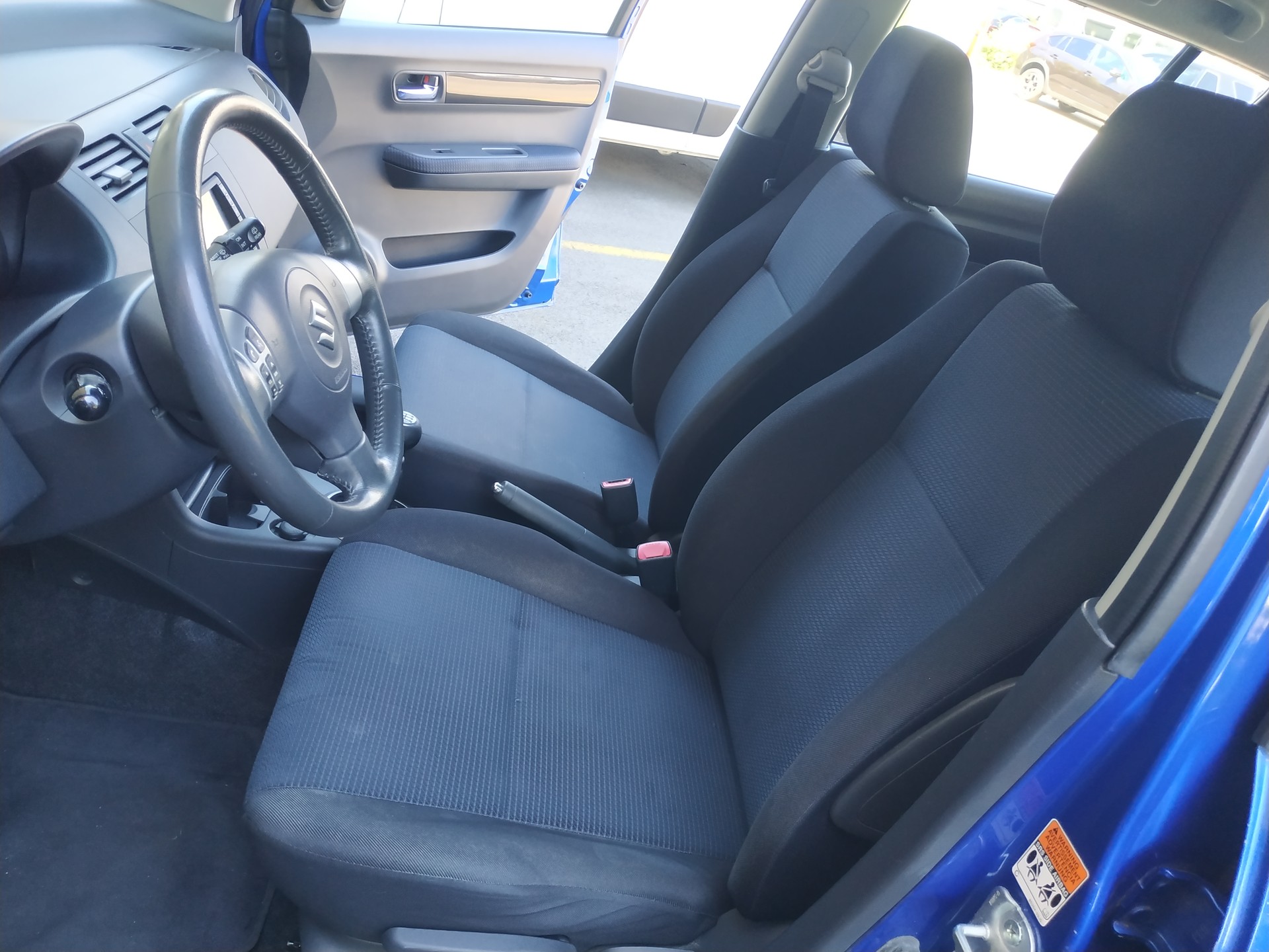 SUZUKI Swift 1.3i 16V GL Top 4x4-image-11