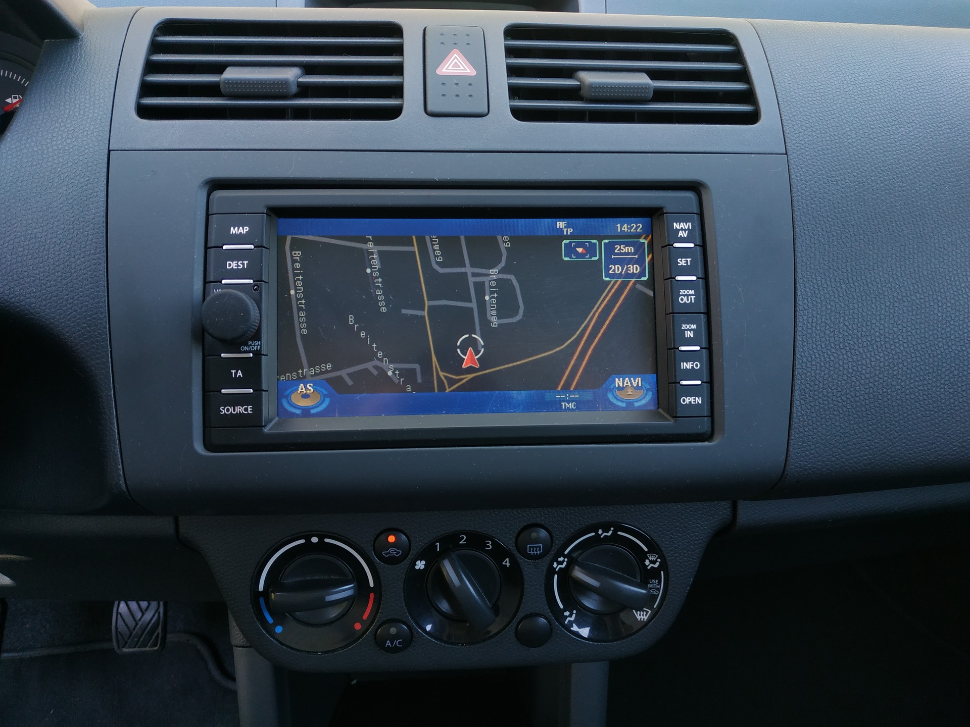 SUZUKI Swift 1.3i 16V GL Top 4x4-image-13