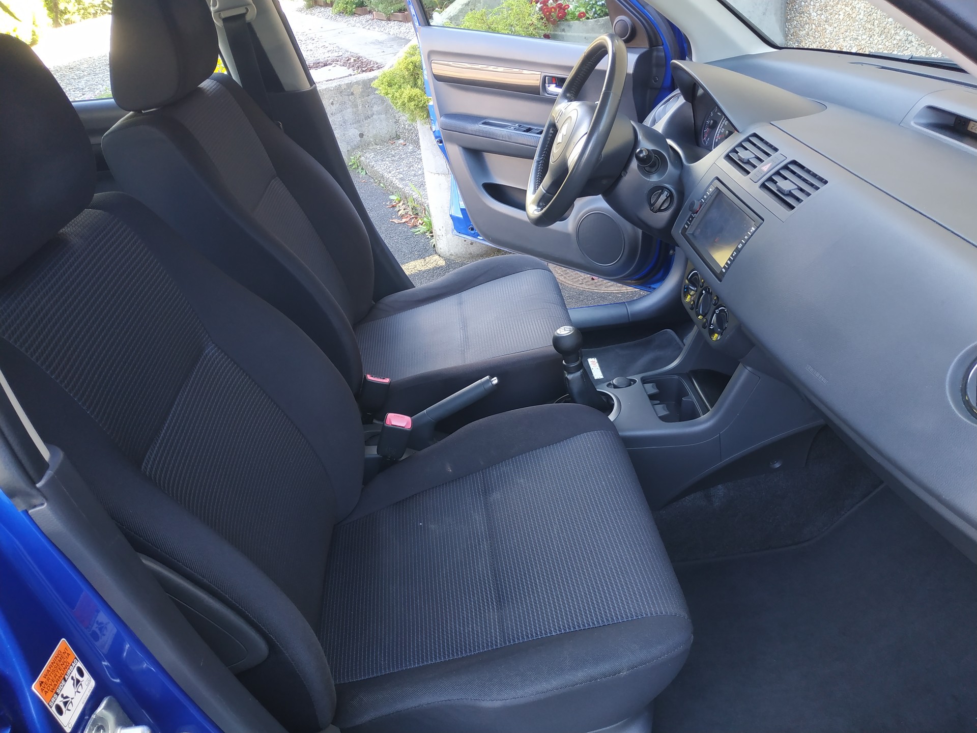 SUZUKI Swift 1.3i 16V GL Top 4x4-image-14