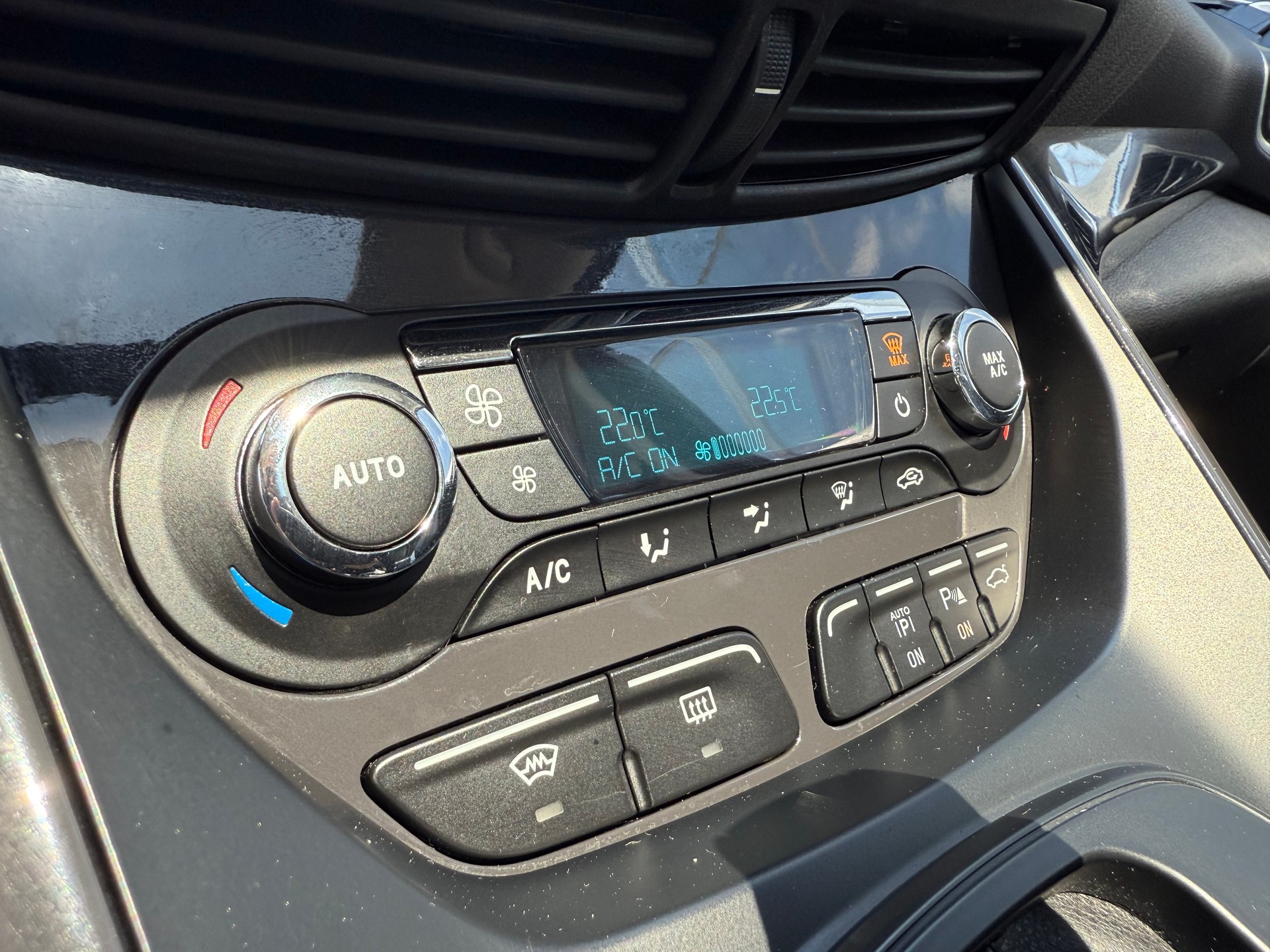 FORD Kuga 2.0 TDCi Titanium S 4WD PowerShift *Frisch ab MFK *AHK 2100 Kg *Tempomat *12 Monate Garantie-image-12
