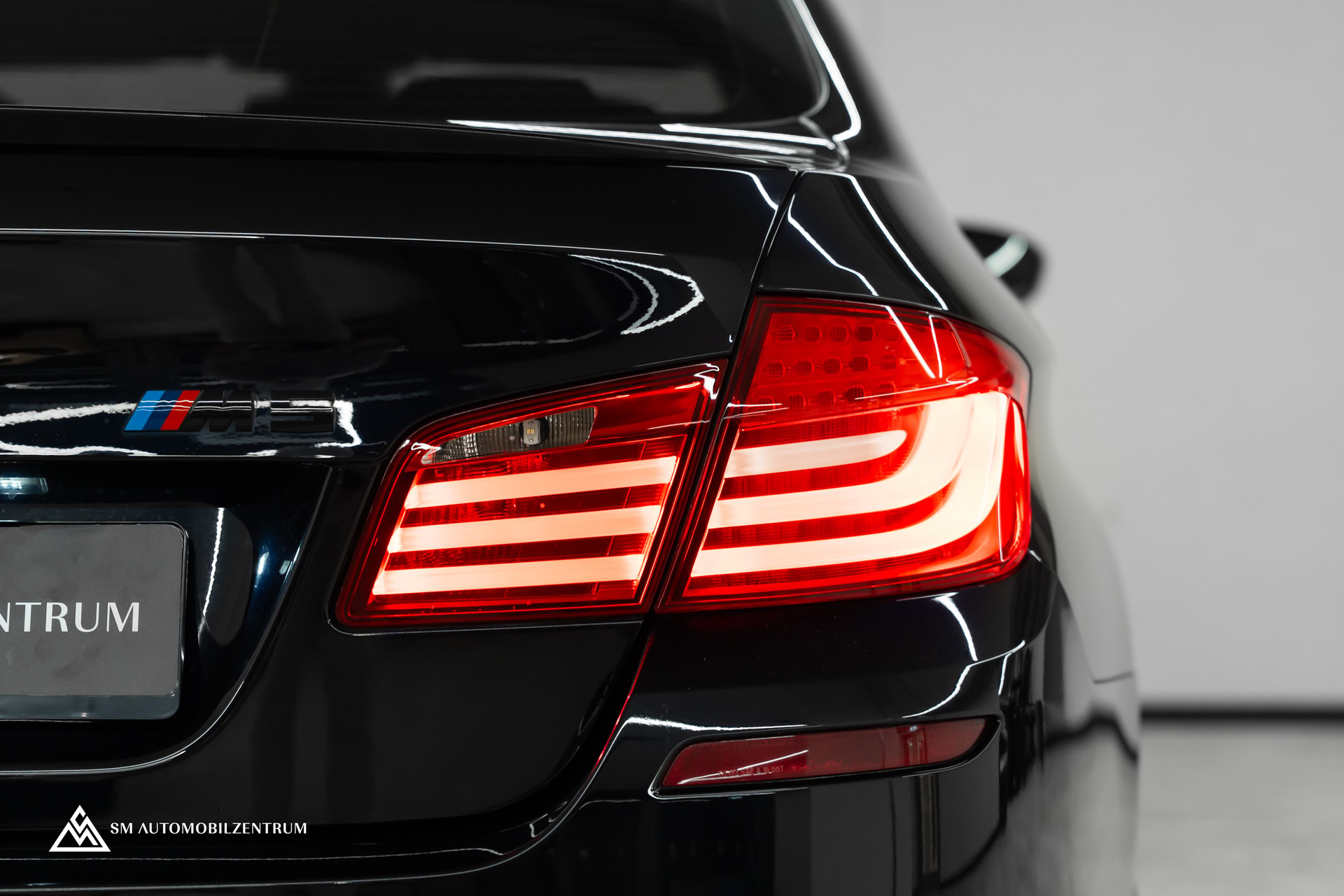 BMW M5 / Panorama / Sitzbelüftung / Head-Up-image-11