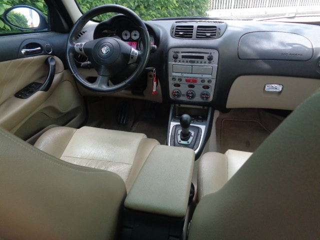 ALFA ROMEO 147 2.0 TS 16V Luxury-image-3