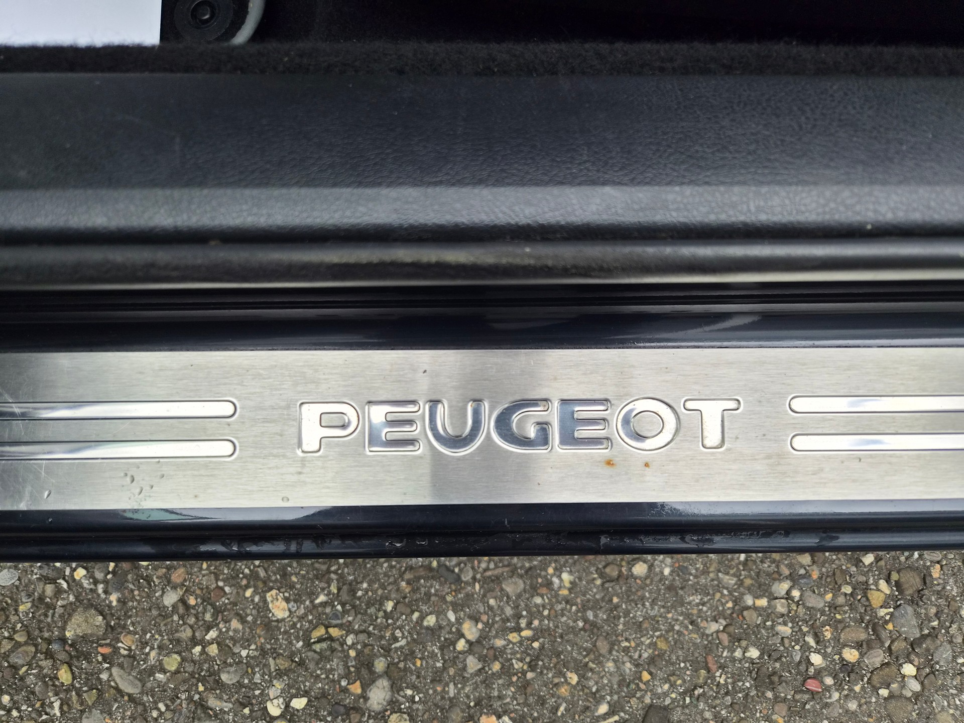 PEUGEOT 207 CC 1.6 16V Roland Garros-image-21