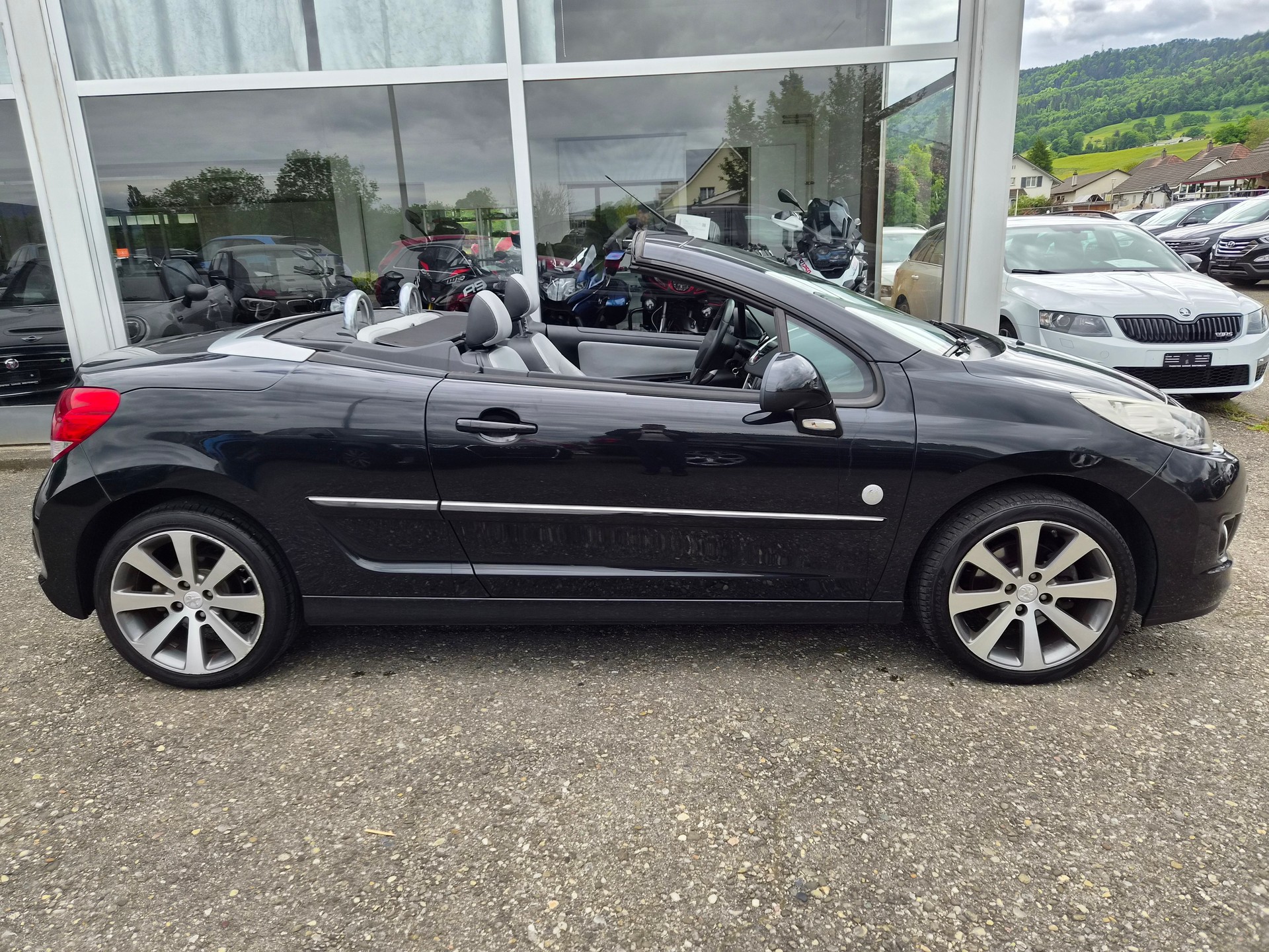 PEUGEOT 207 CC 1.6 16V Roland Garros-image-9