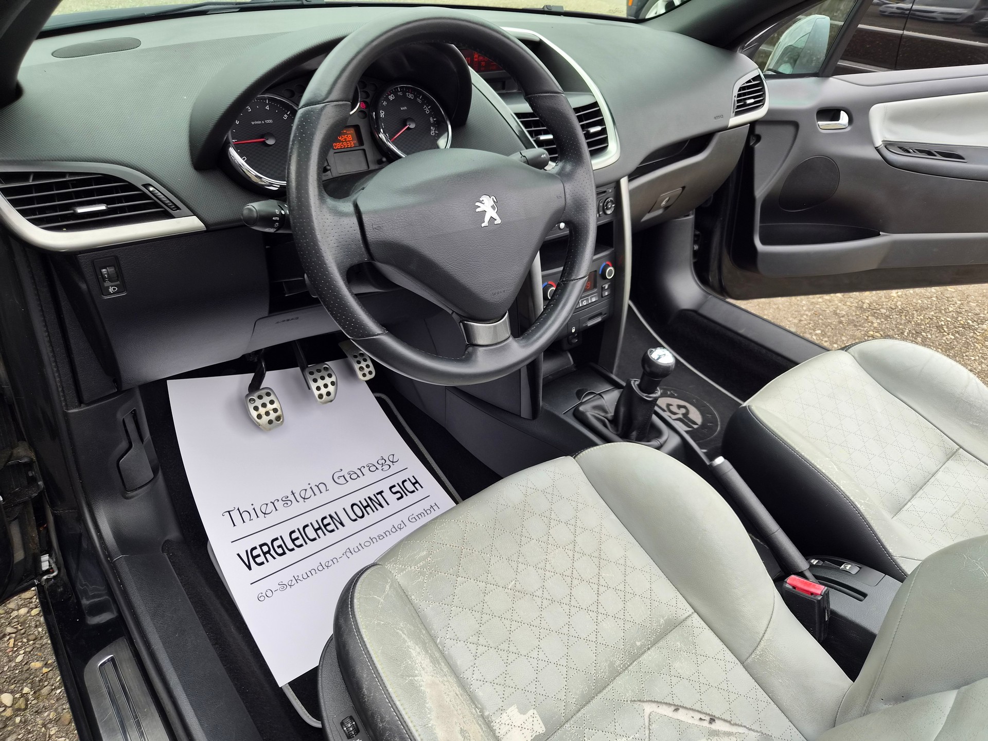 PEUGEOT 207 CC 1.6 16V Roland Garros-image-14