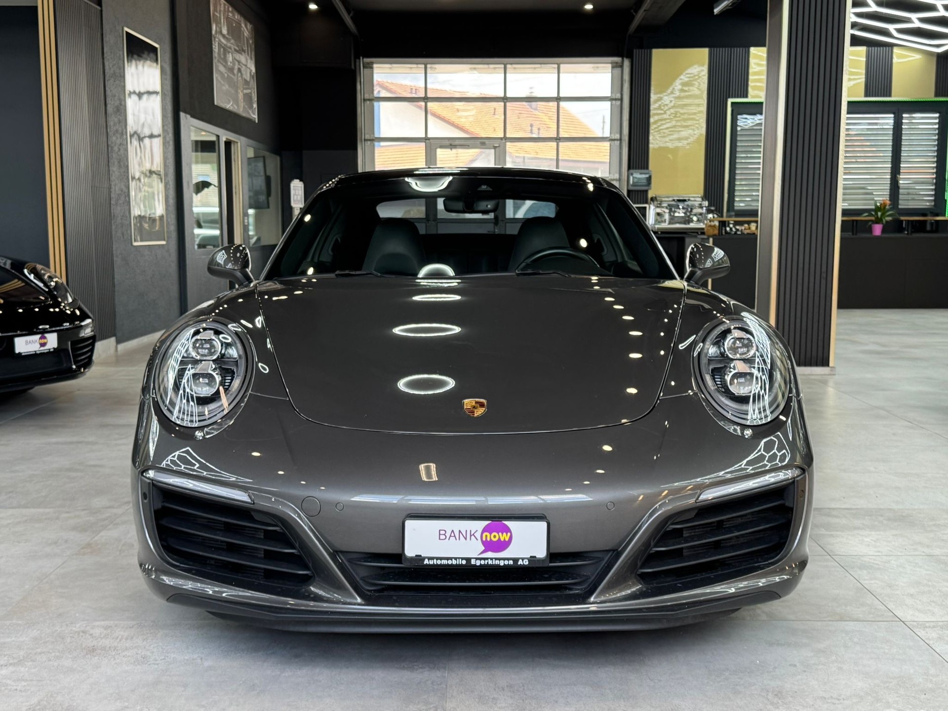 PORSCHE 911 Carrera 4 PDK - Porsche approved-showroom-element-1