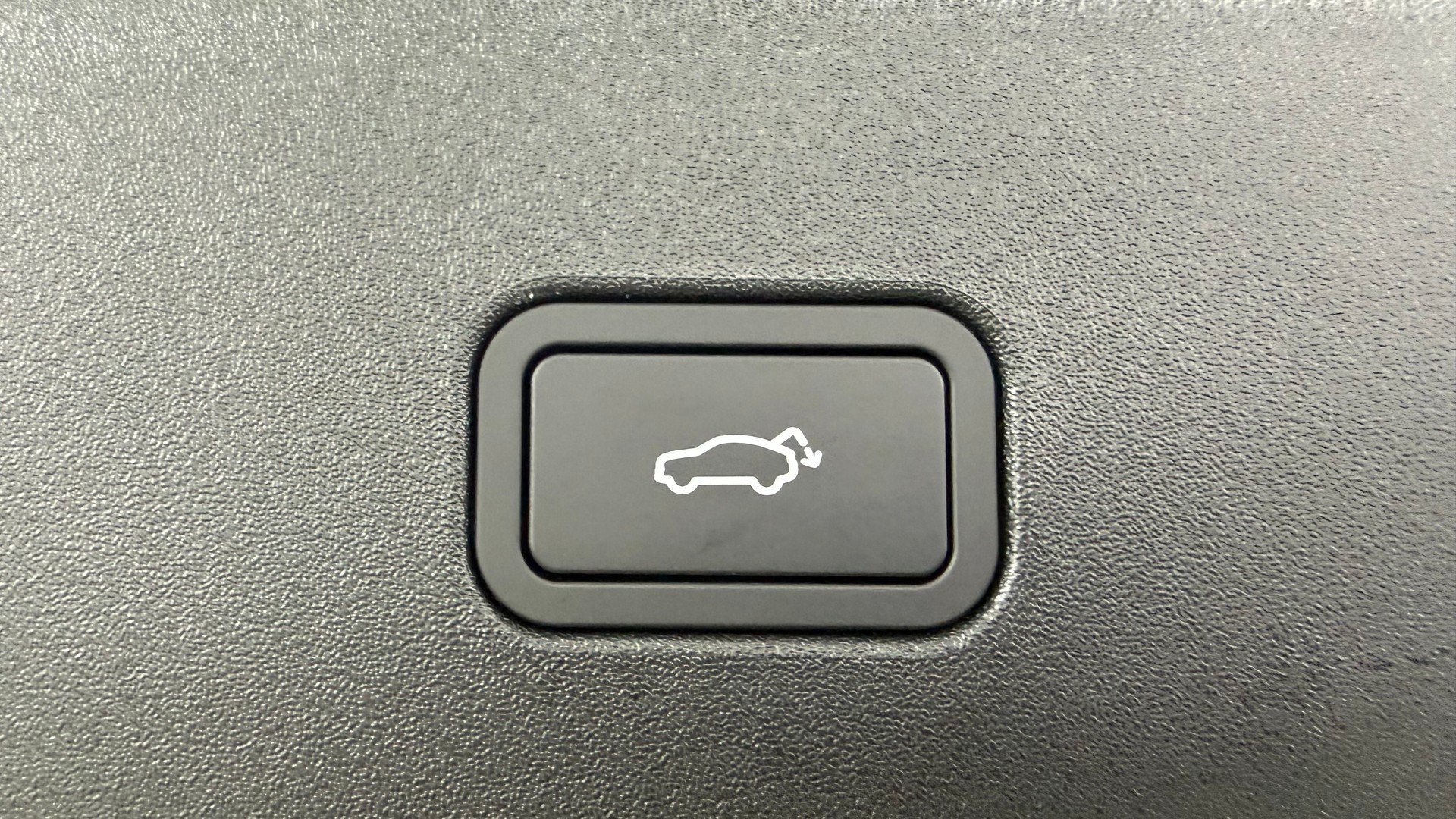 VOLVO EX 30 CC E60 Twin Performance A-image-13