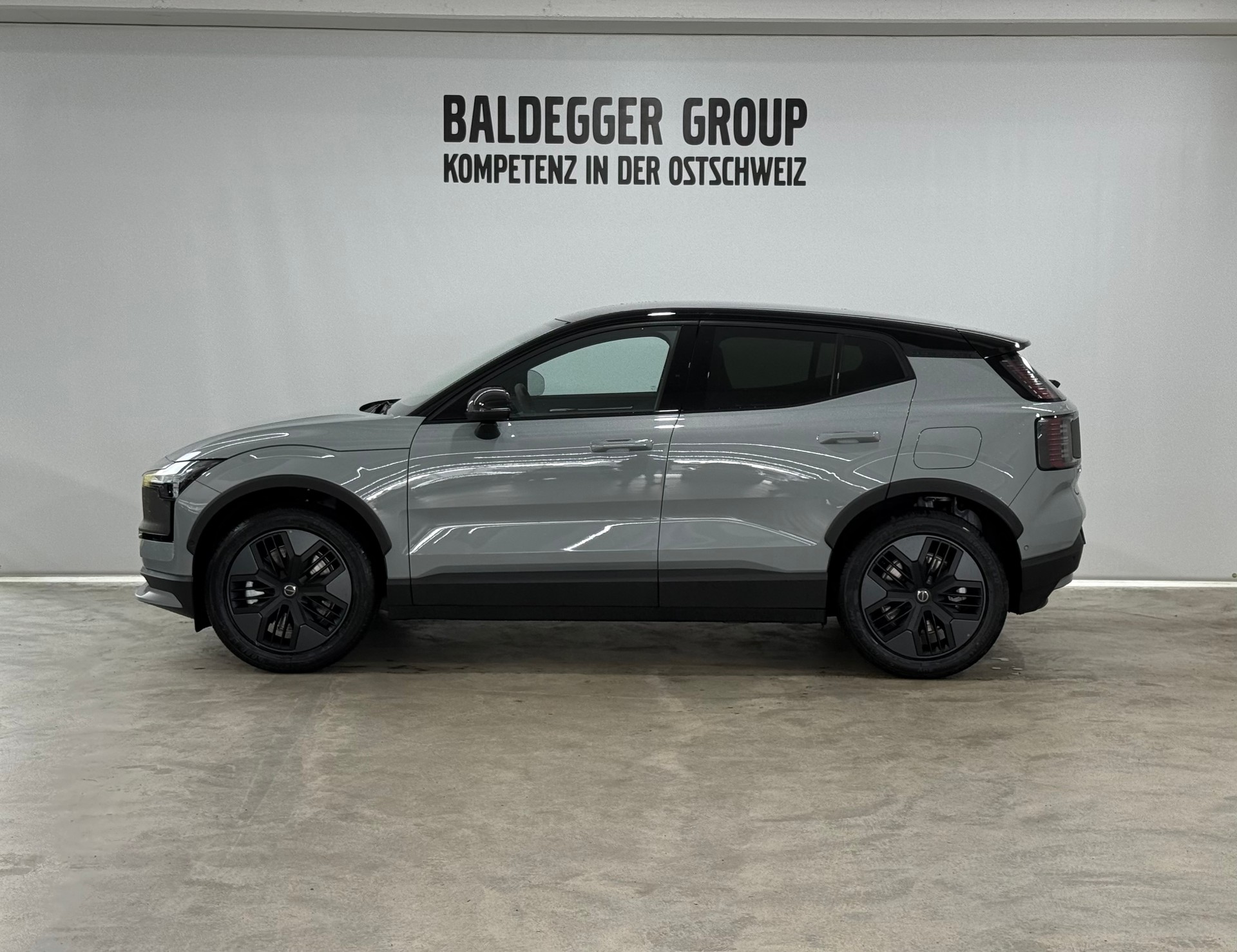 VOLVO EX 30 CC E60 Twin Performance A-image-6